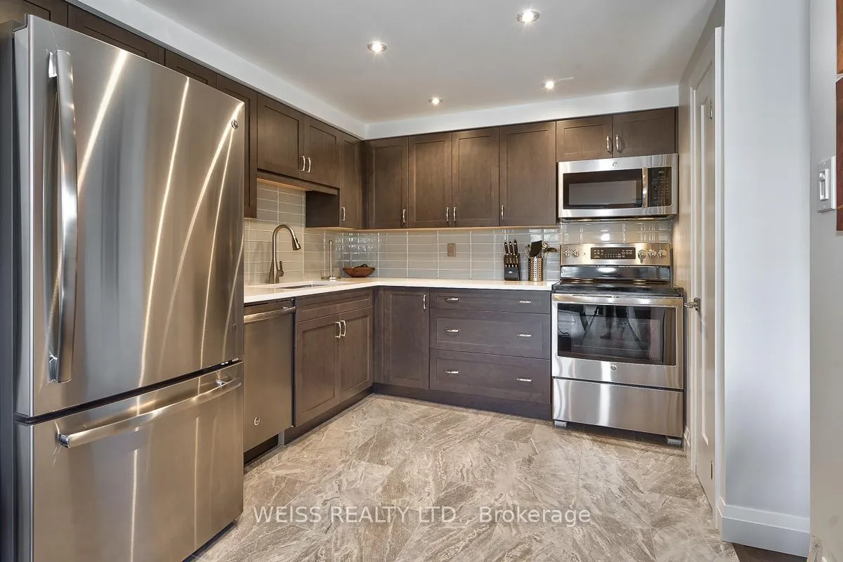 Photo 6 of Unit 402, 500 Green Road, Hamilton, Lakeshore — HOMEH