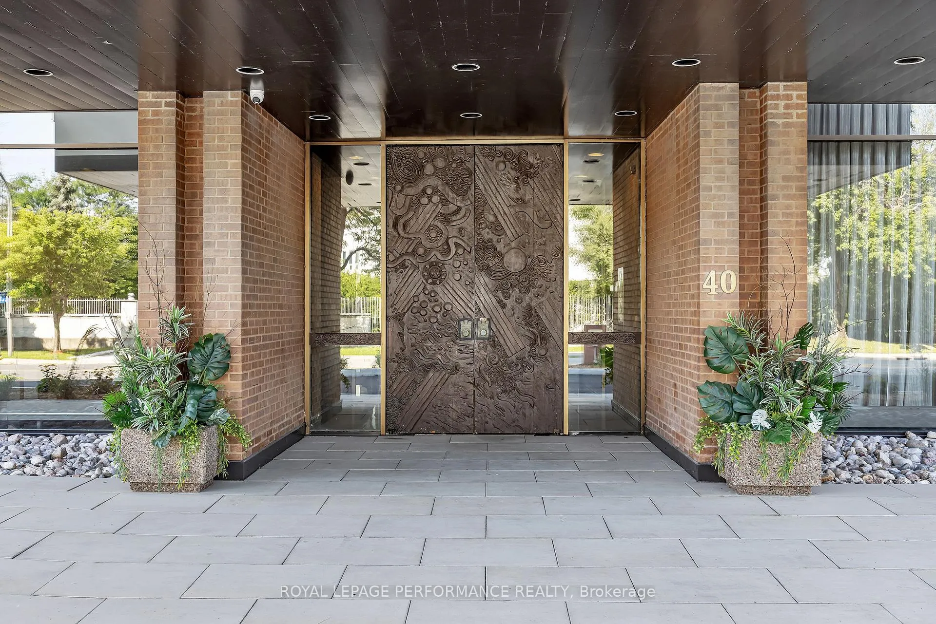 Front of Unit 1204, 40 Boteler Street