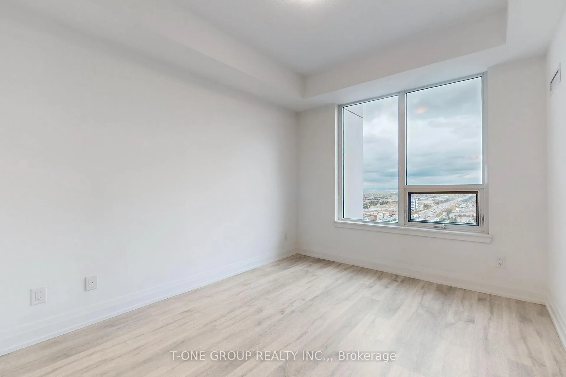 Photo 10 of Unit 1606, 3700 Highway 7, Vaughan, Vaughan Corporate Centre — HOMEH