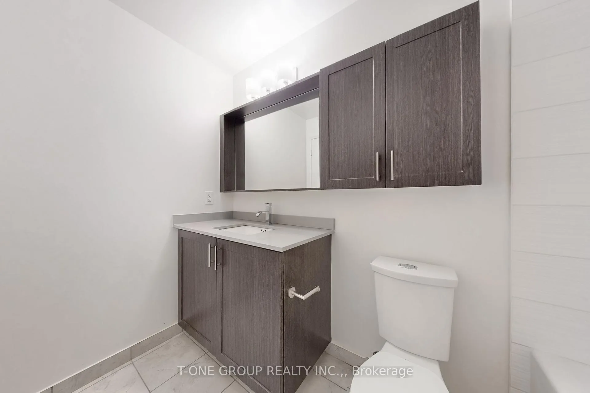 Photo 17 of Unit 1606, 3700 Highway 7, Vaughan, Vaughan Corporate Centre — HOMEH