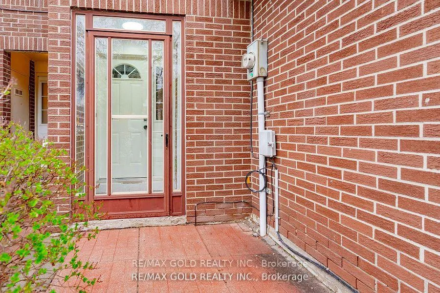 Photo 3 of 17 Eden Park Drive, Brampton, Southgate — HOMEH