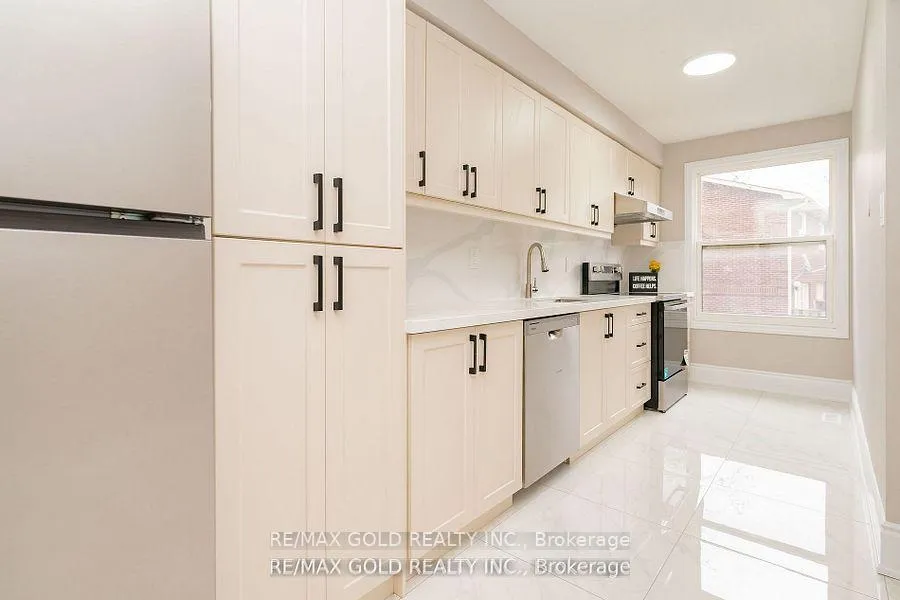 Photo 11 of 17 Eden Park Drive, Brampton, Southgate — HOMEH