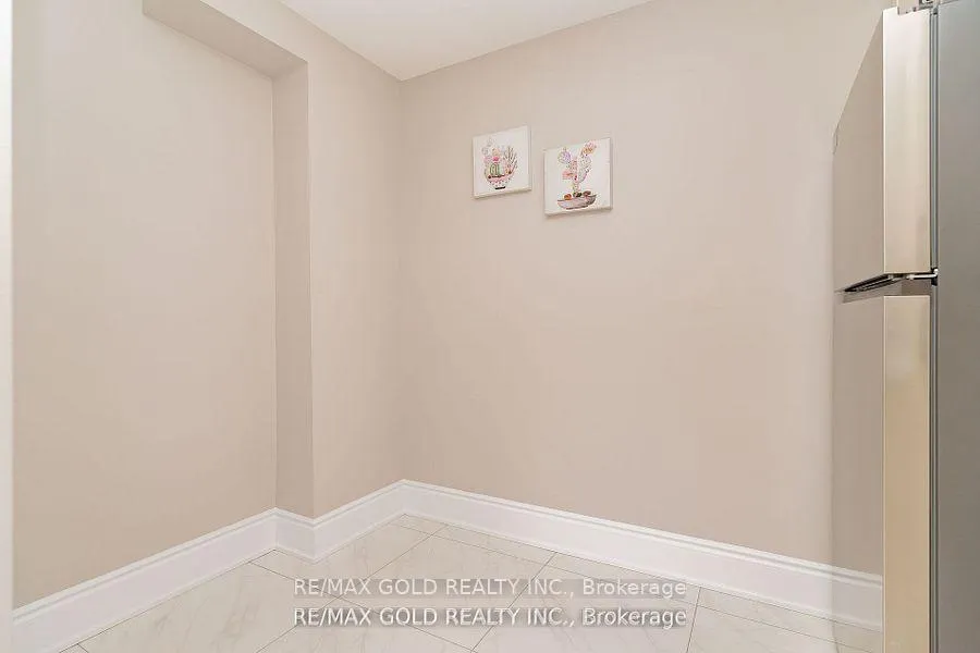 Photo 13 of 17 Eden Park Drive, Brampton, Southgate — HOMEH