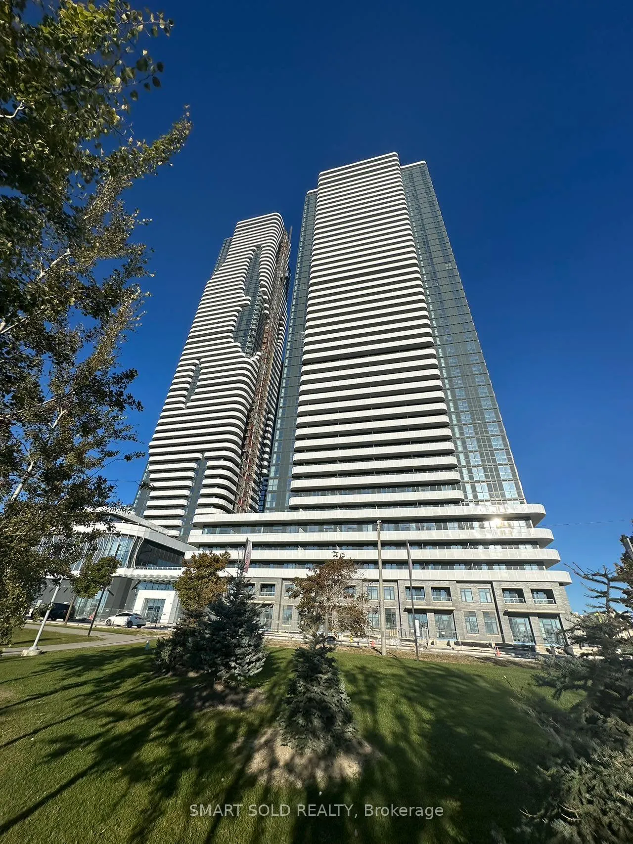Front of Unit 608, 195 Commerce Street
