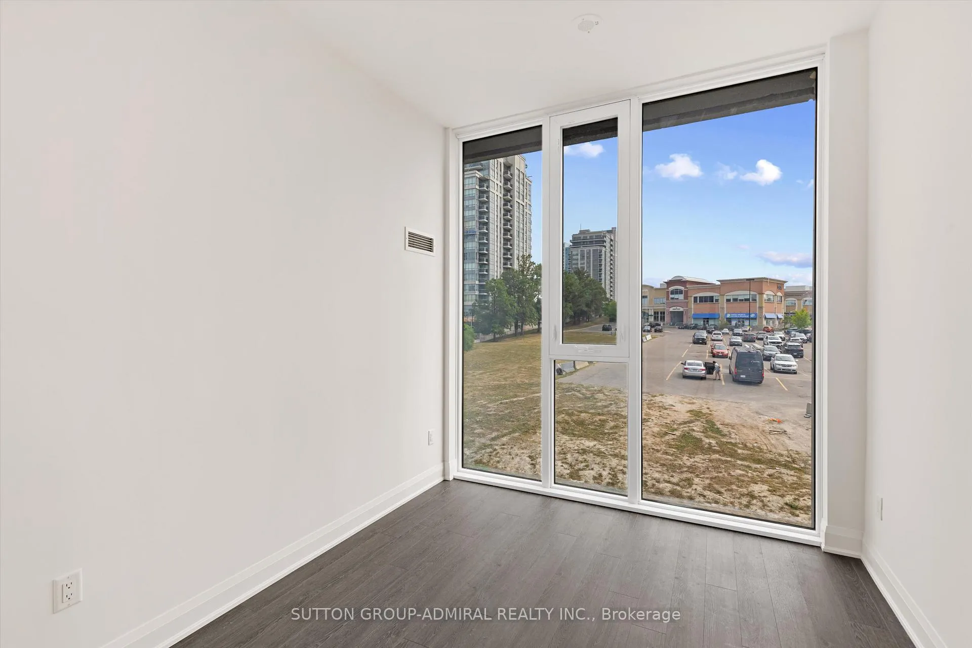 Photo 10 of Unit 202, 20 Gatineau Drive, Vaughan, Beverley Glen — HOMEH