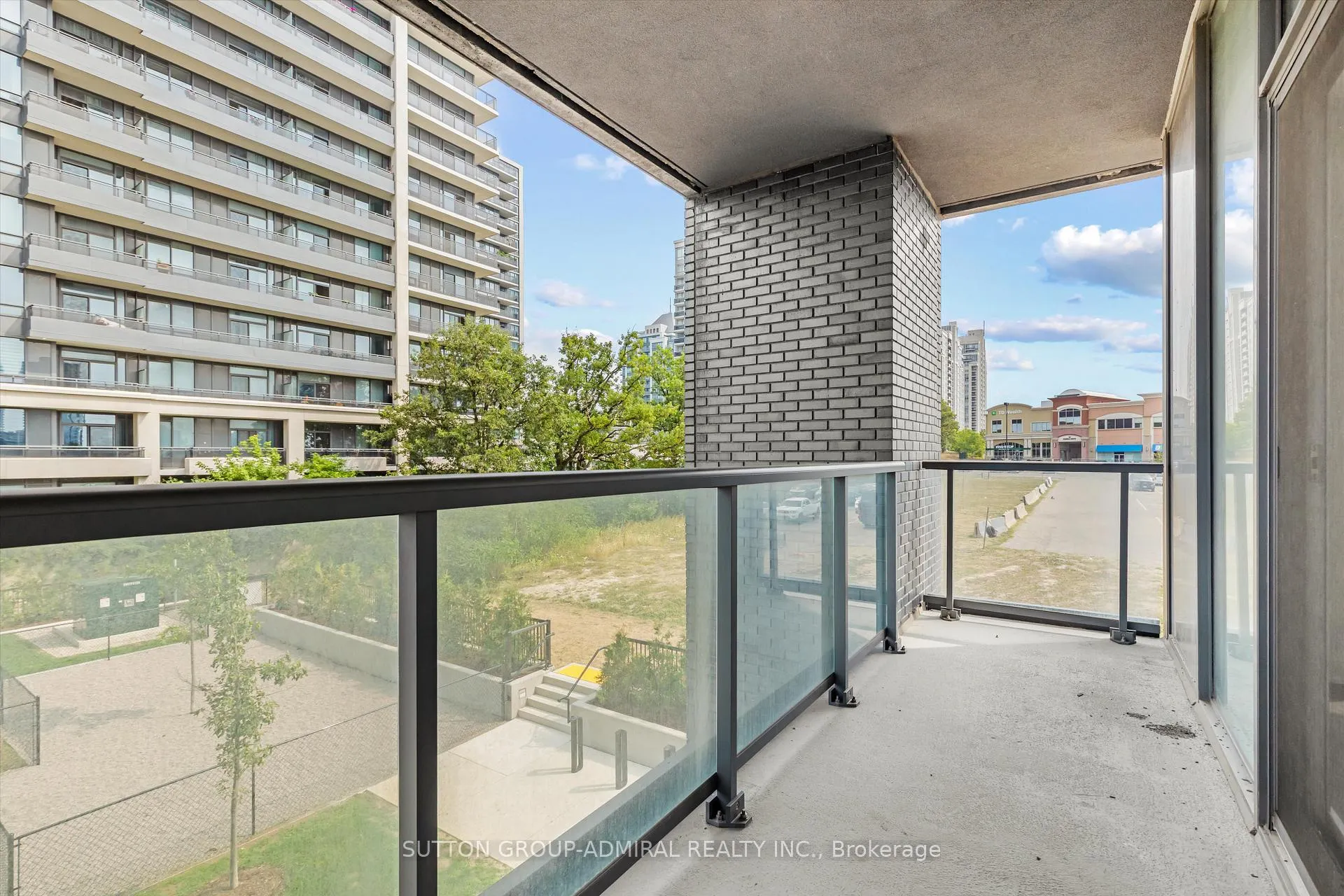 Photo 13 of Unit 202, 20 Gatineau Drive, Vaughan, Beverley Glen — HOMEH