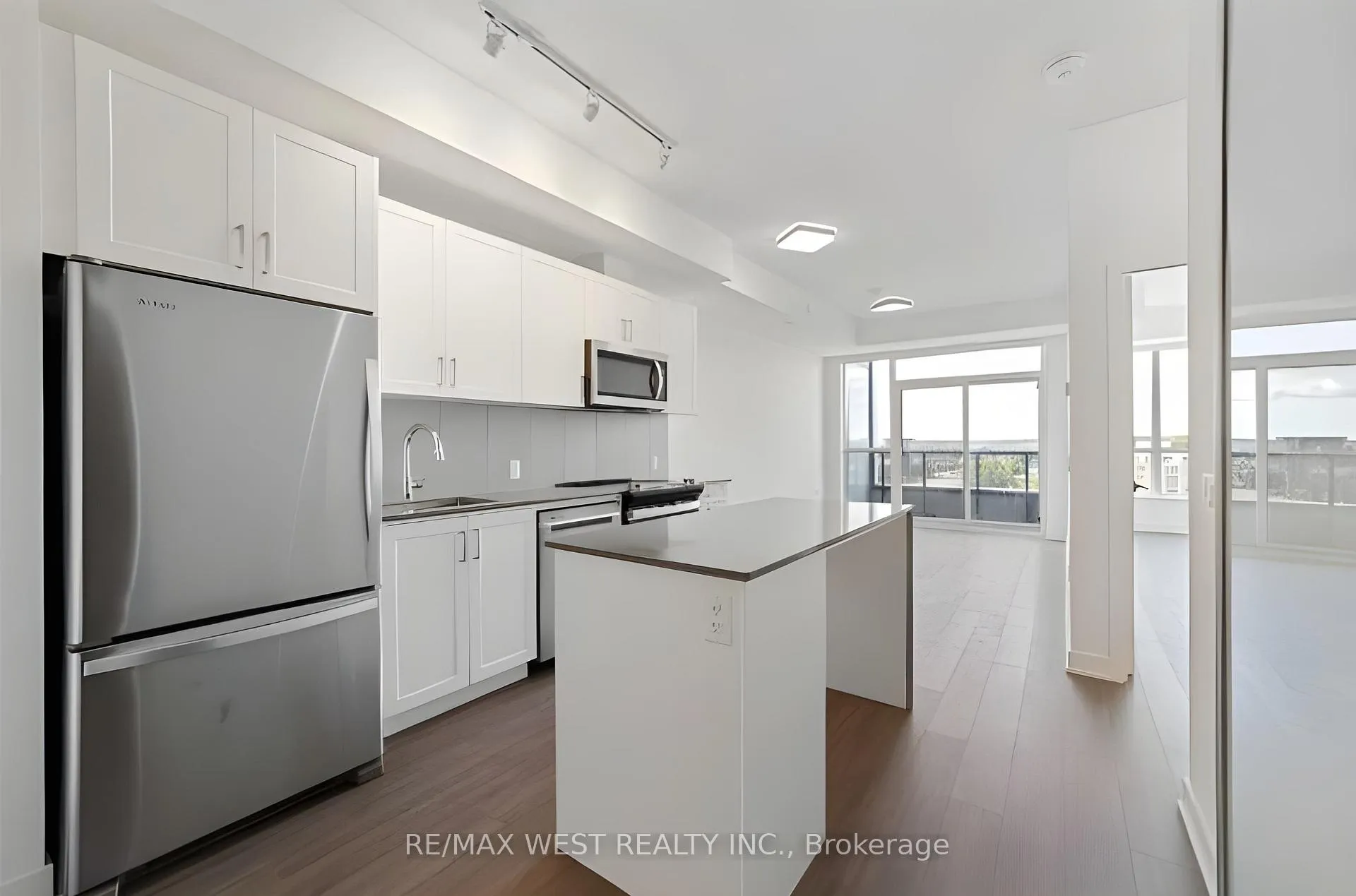 Photo 2 of Unit 618, 681 Yonge Street, Barrie, Painswick South — HOMEH