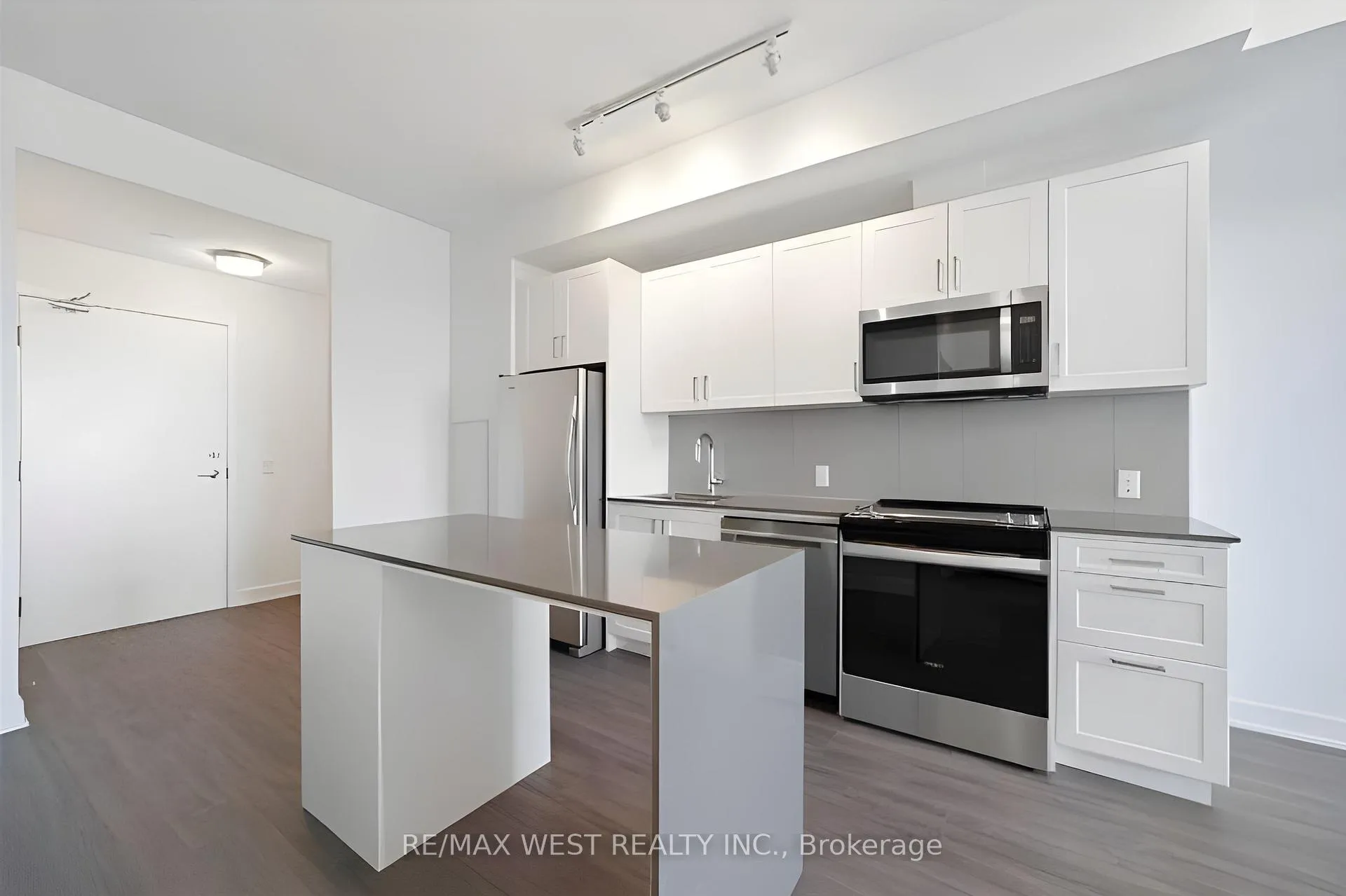 Photo 3 of Unit 618, 681 Yonge Street, Barrie, Painswick South — HOMEH