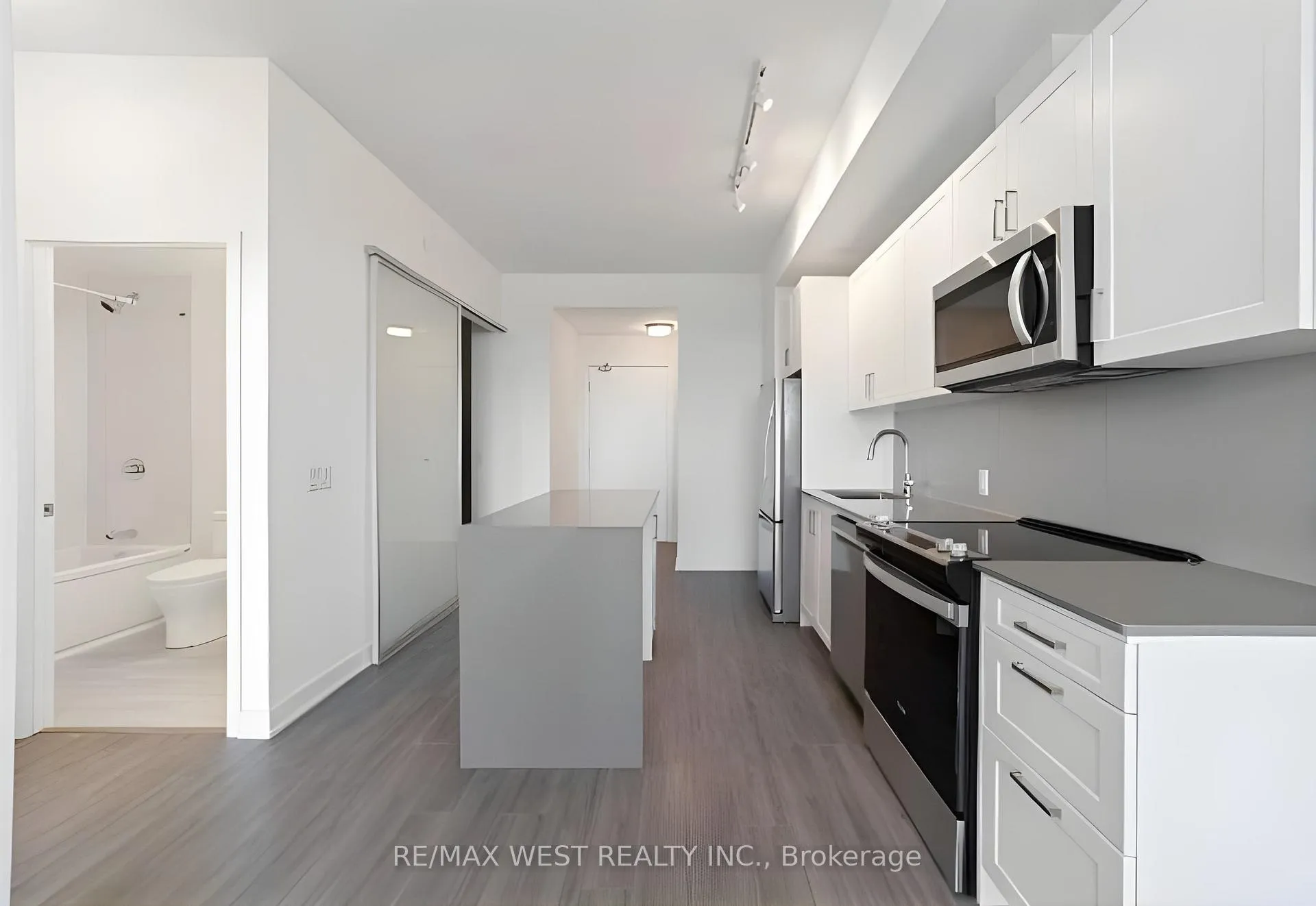 Photo 5 of Unit 618, 681 Yonge Street, Barrie, Painswick South — HOMEH