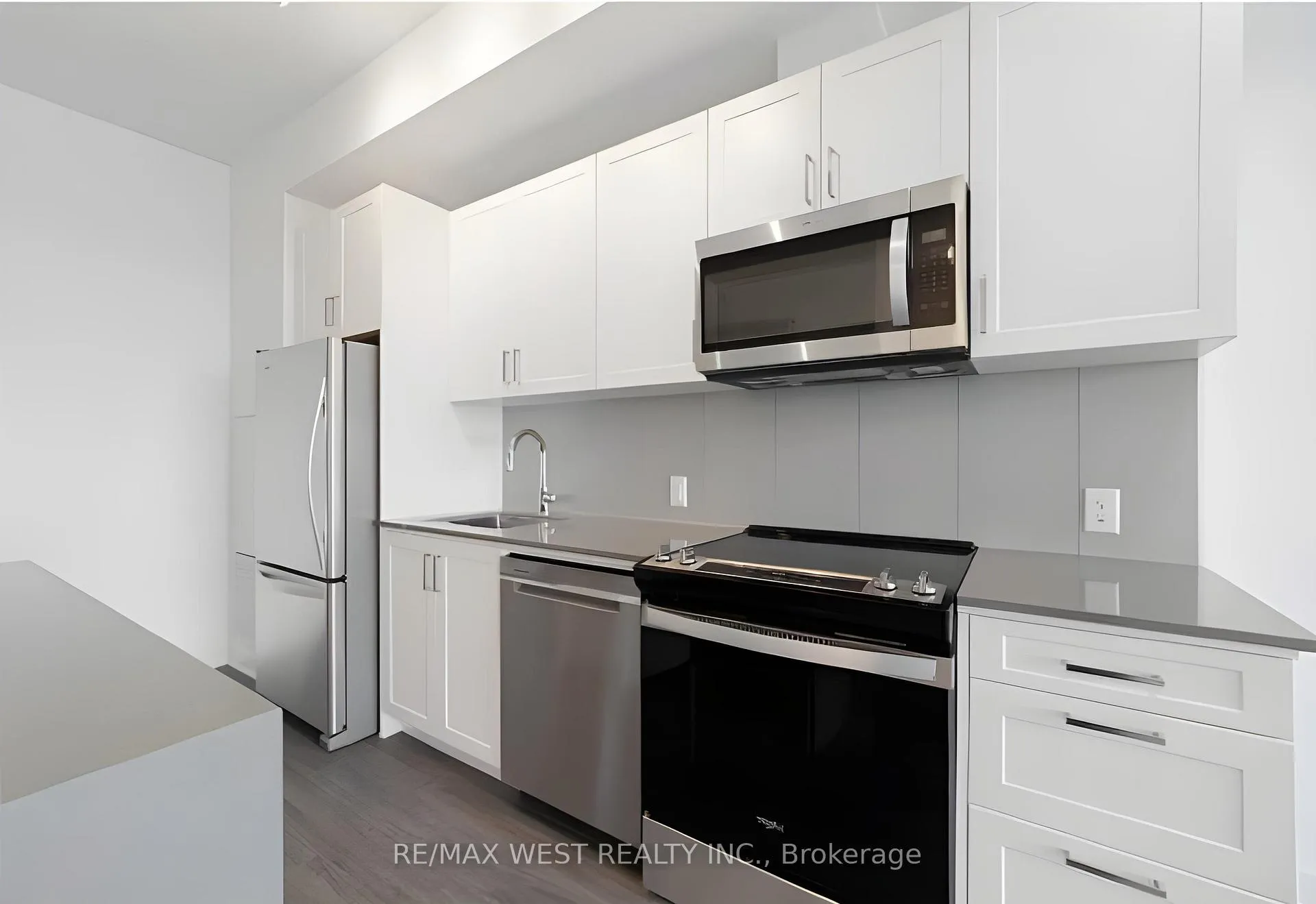 Photo 6 of Unit 618, 681 Yonge Street, Barrie, Painswick South — HOMEH