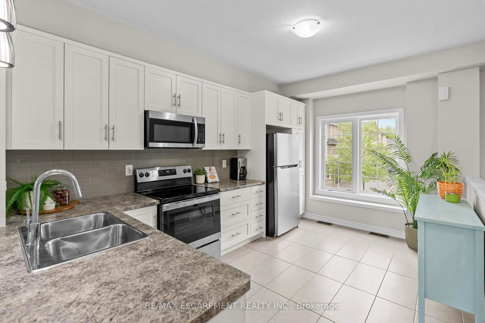 Photo 5 of Unit 53, 215 Dundas Street E, Hamilton, Waterdown — HOMEH