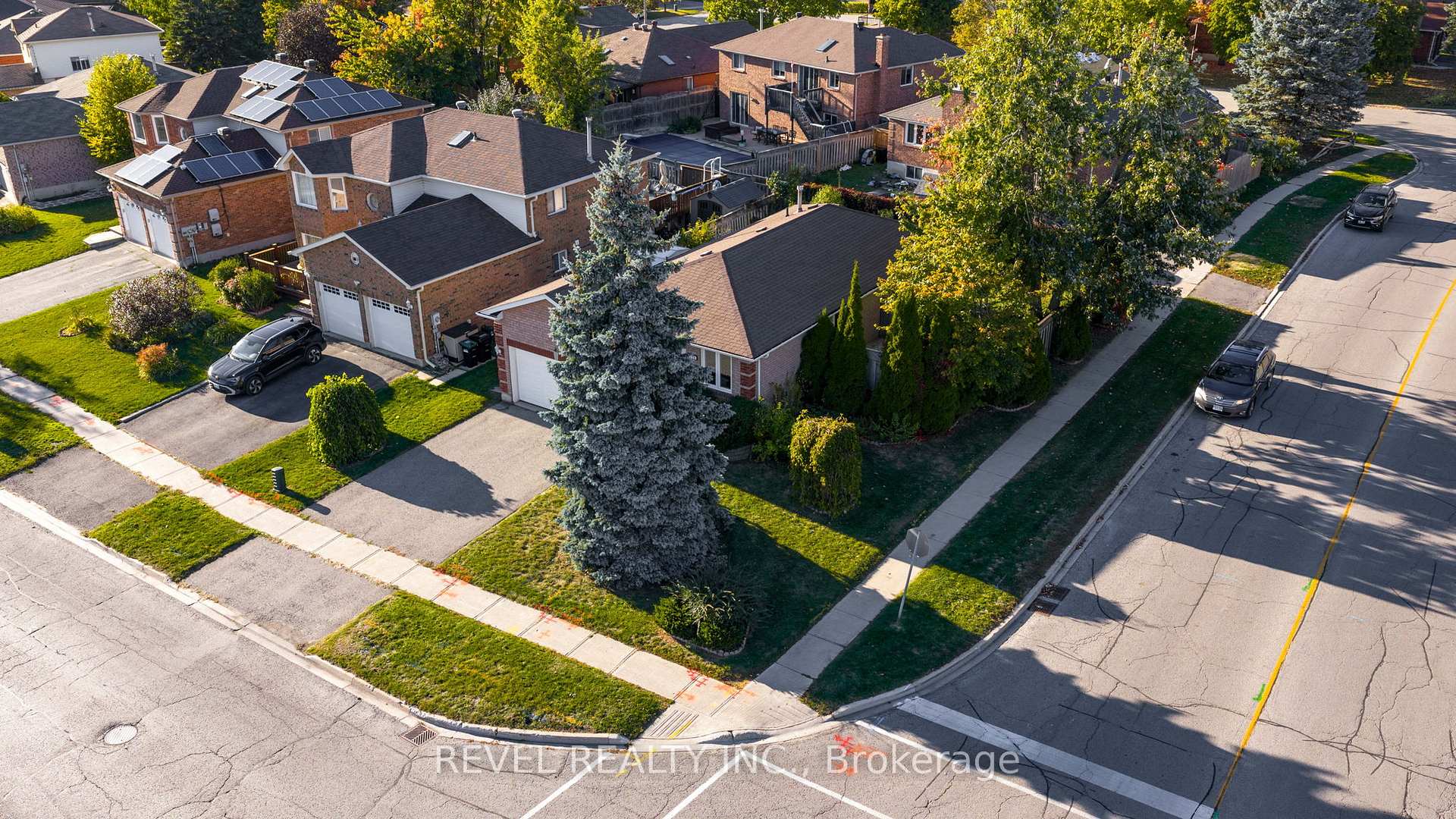 Photo 2 of 290 Cundles Road W, Barrie, Northwest — HOMEH