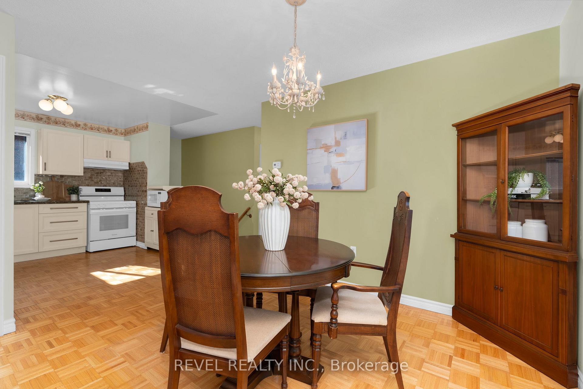 Photo 8 of 290 Cundles Road W, Barrie, Northwest — HOMEH