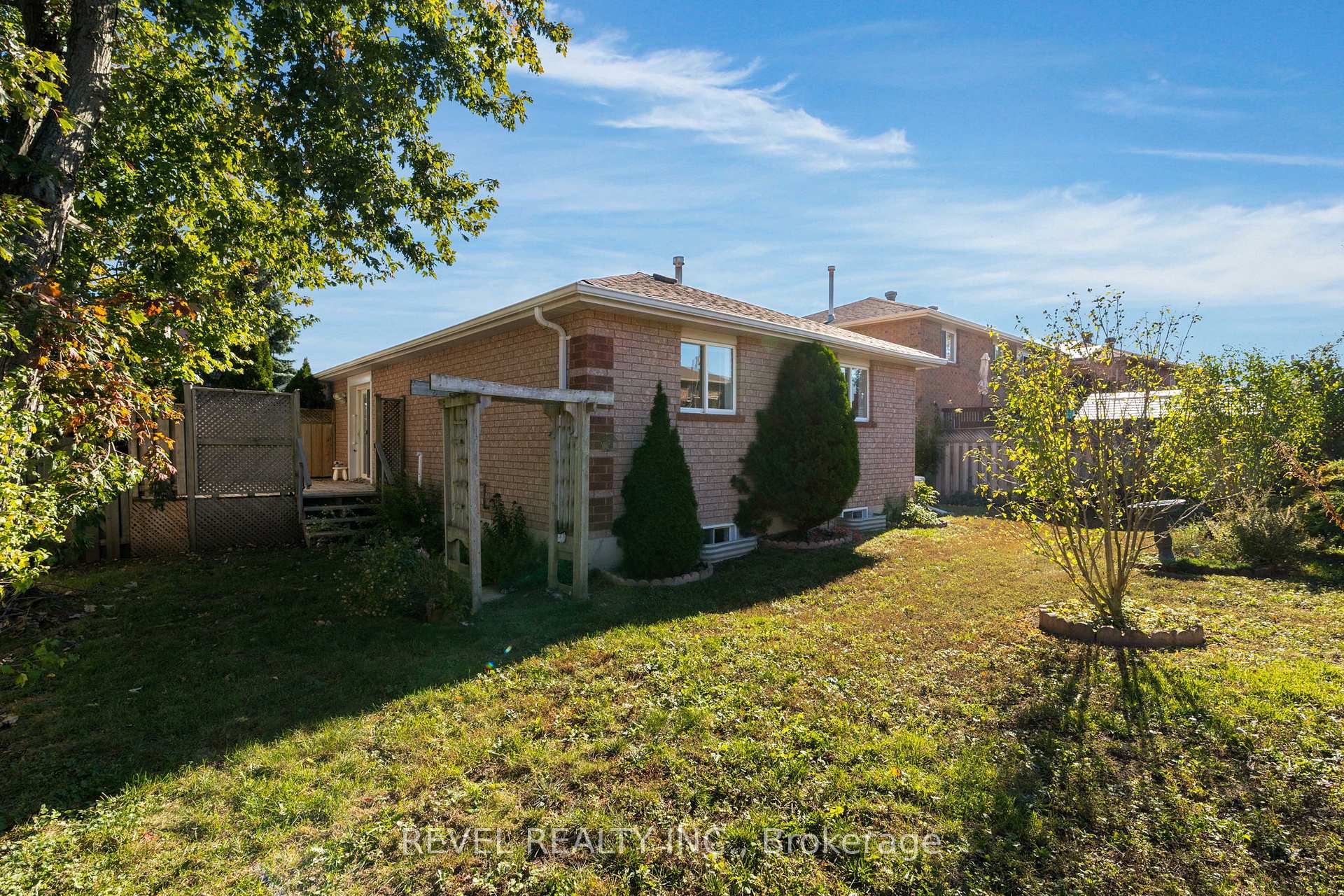 Photo 19 of 290 Cundles Road W, Barrie, Northwest — HOMEH