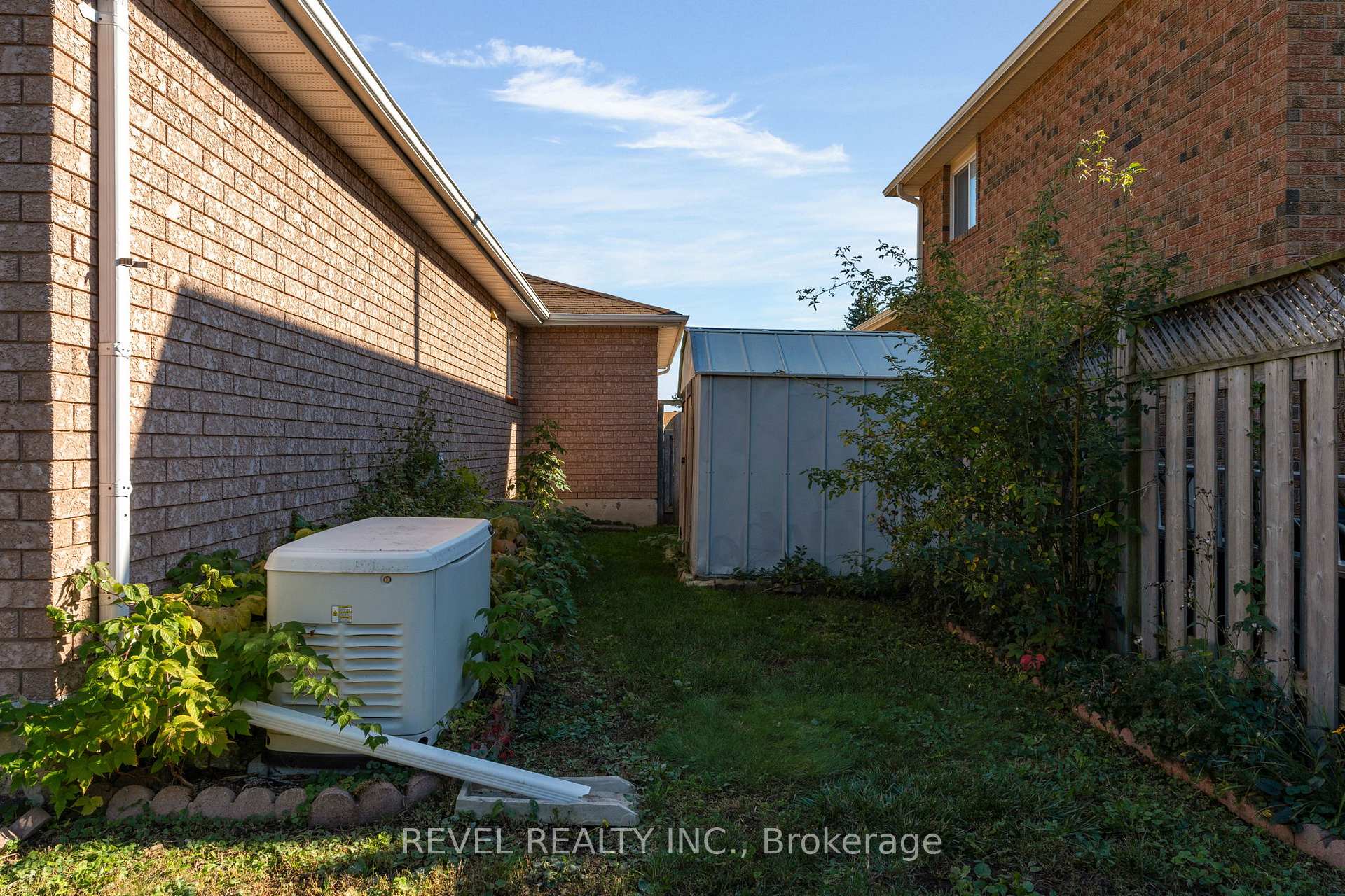 Photo 21 of 290 Cundles Road W, Barrie, Northwest — HOMEH