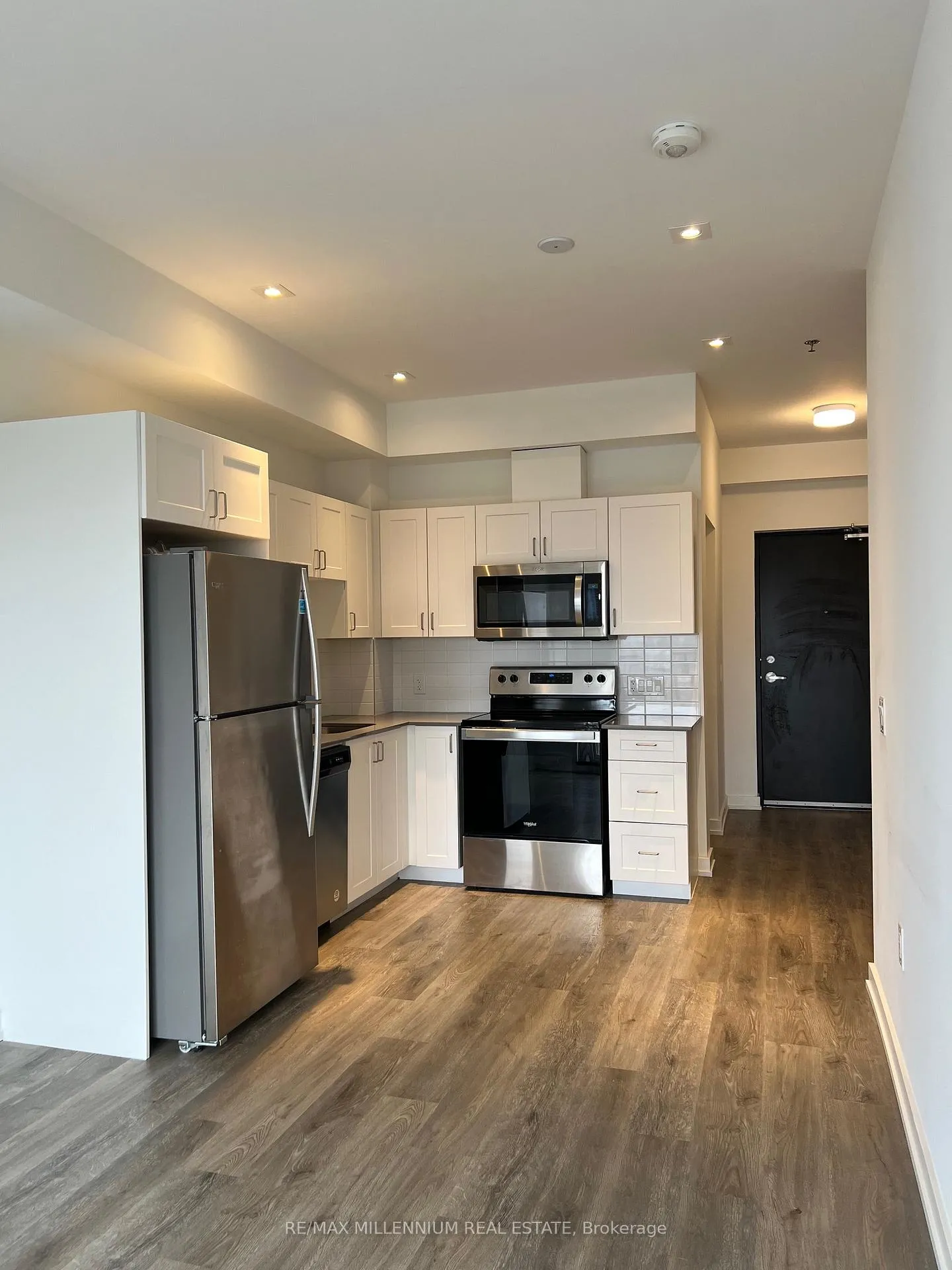 Photo 4 of Unit 414, 430 Essa Road, Barrie, Holly — HOMEH