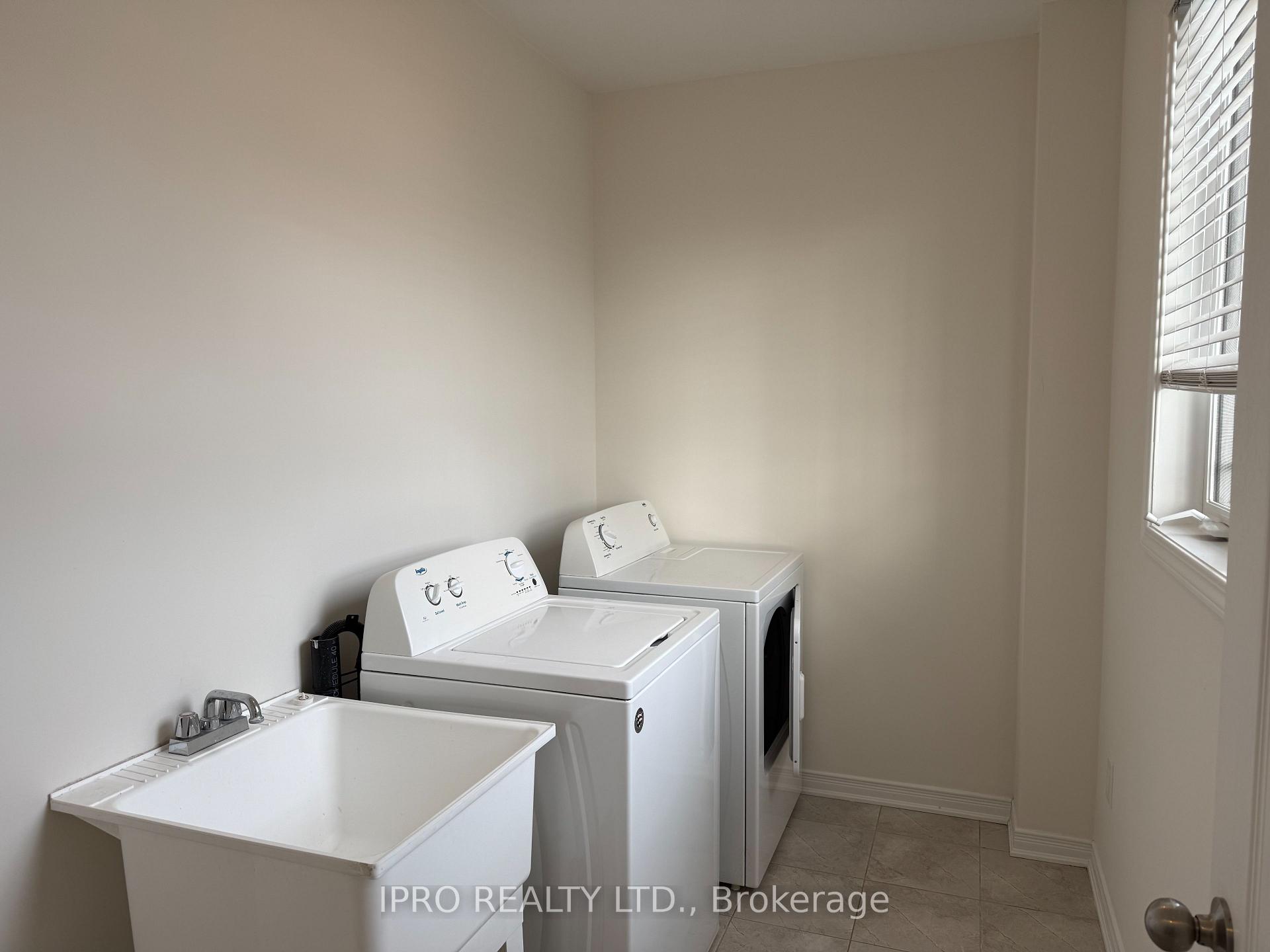 Photo 3 of 414 Dougall Avenue, Caledon, Rural Caledon — HOMEH