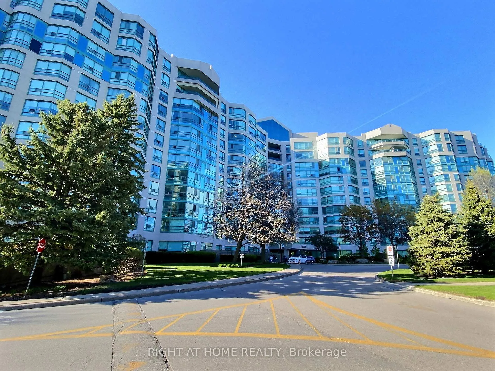 Photo 1 of Unit 314, 7905 Bayview Avenue, Markham, Bayview Glen — HOMEH
