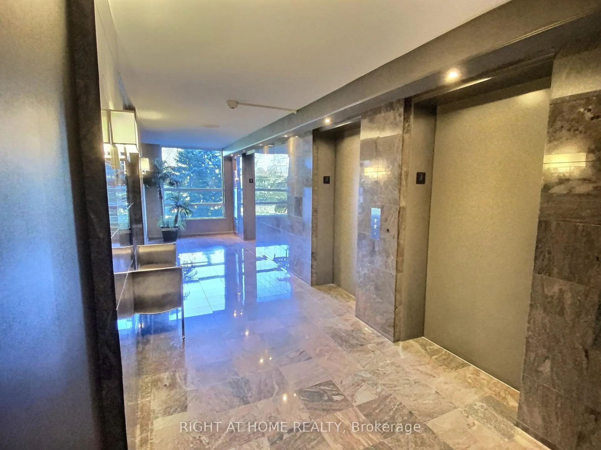 Photo 3 of Unit 314, 7905 Bayview Avenue, Markham, Bayview Glen — HOMEH