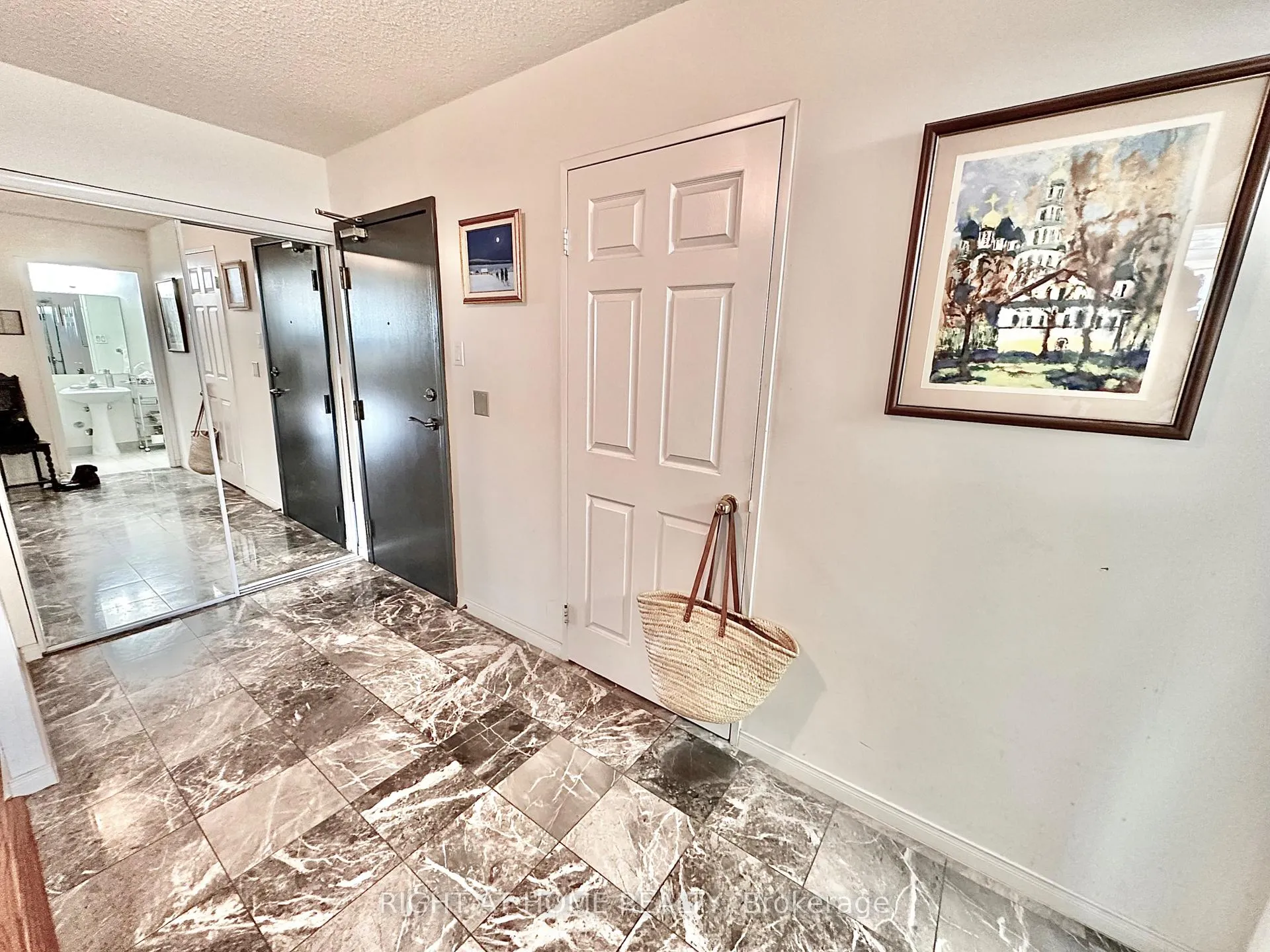 Photo 5 of Unit 314, 7905 Bayview Avenue, Markham, Bayview Glen — HOMEH