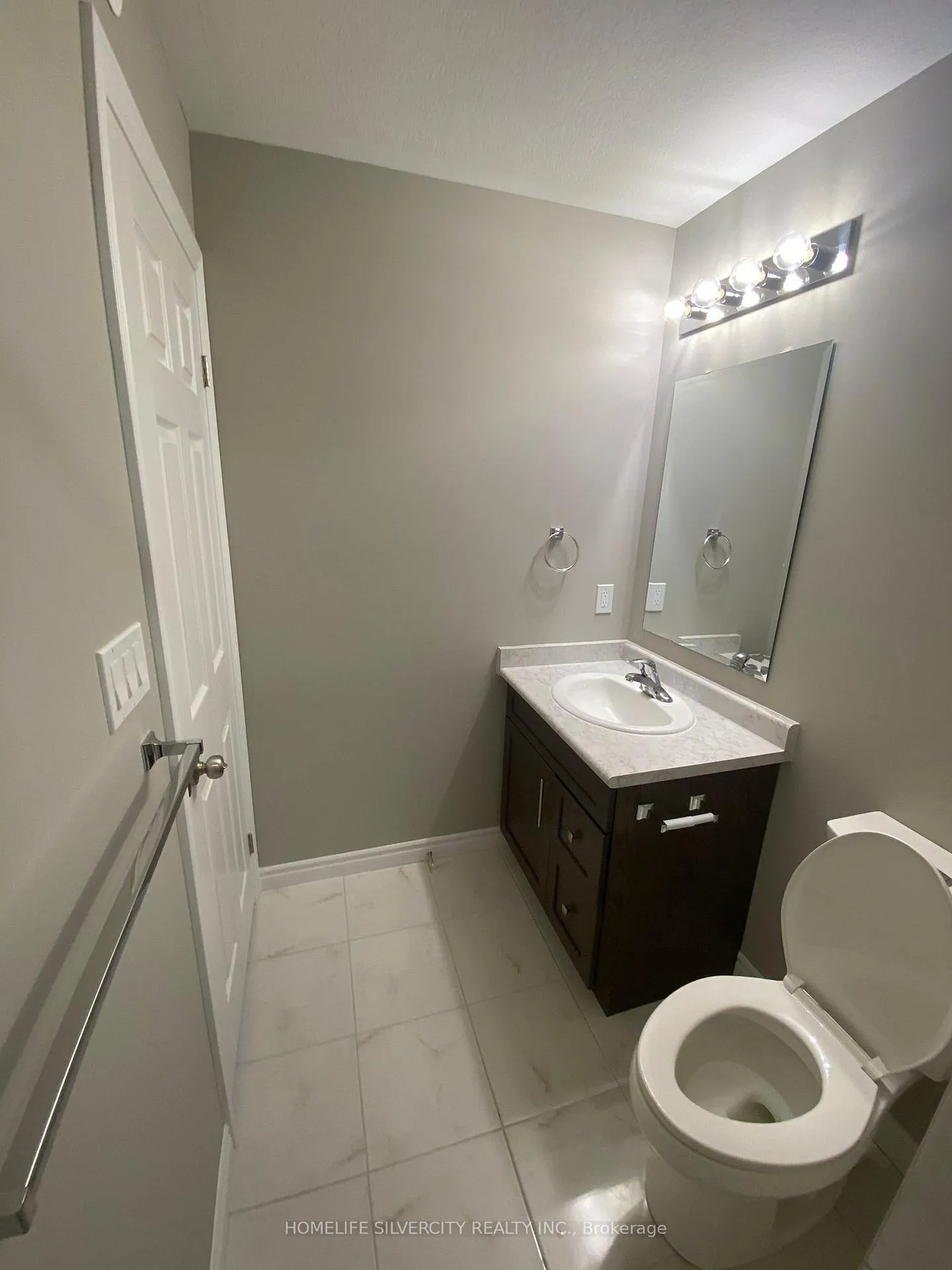 Photo 5 of 60 Wheat Lane, Kitchener — HOMEH