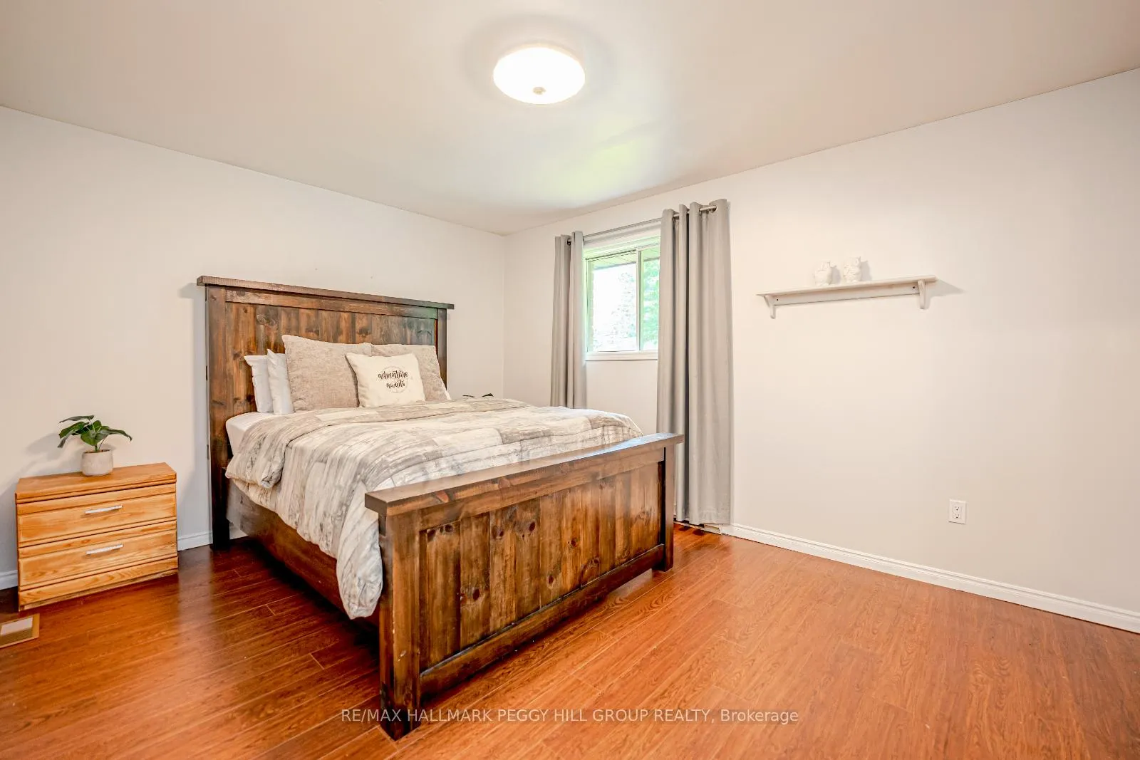 Photo 8 of 13 Cooks Drive, Uxbridge, Rural Uxbridge — HOMEH