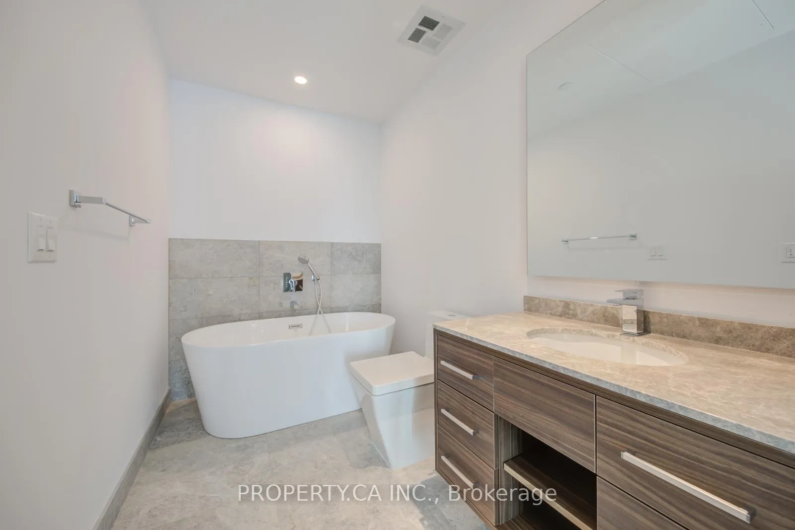 Photo 7 of Unit 2708, 488 University Avenue, Toronto, Kensington-Chinatown — HOMEH