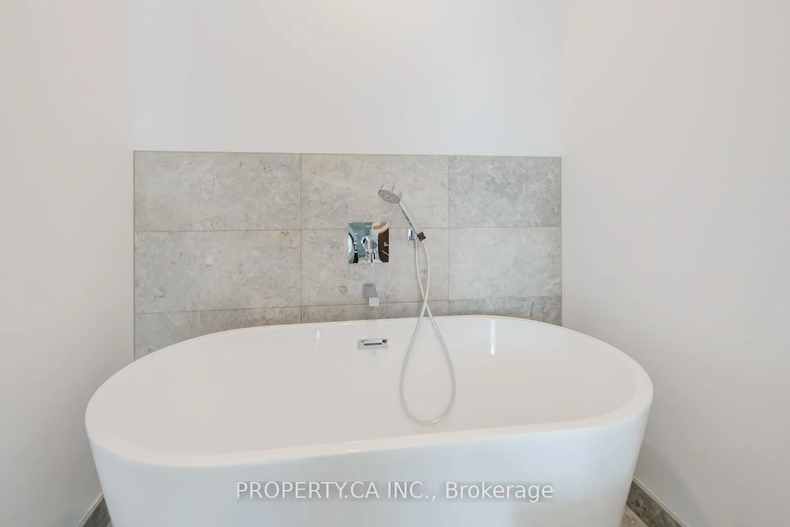 Photo 9 of Unit 2708, 488 University Avenue, Toronto, Kensington-Chinatown — HOMEH