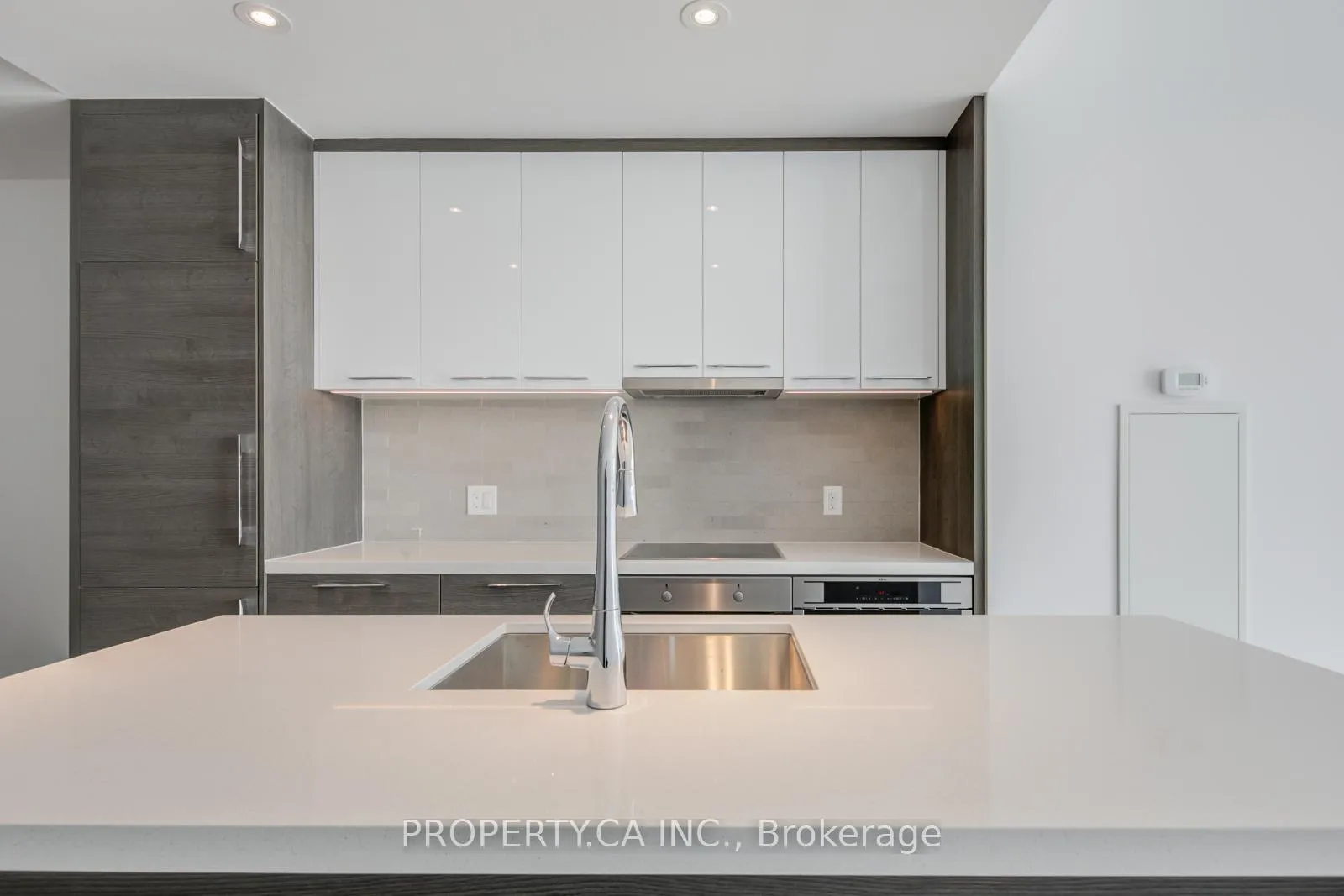 Photo 11 of Unit 2708, 488 University Avenue, Toronto, Kensington-Chinatown — HOMEH