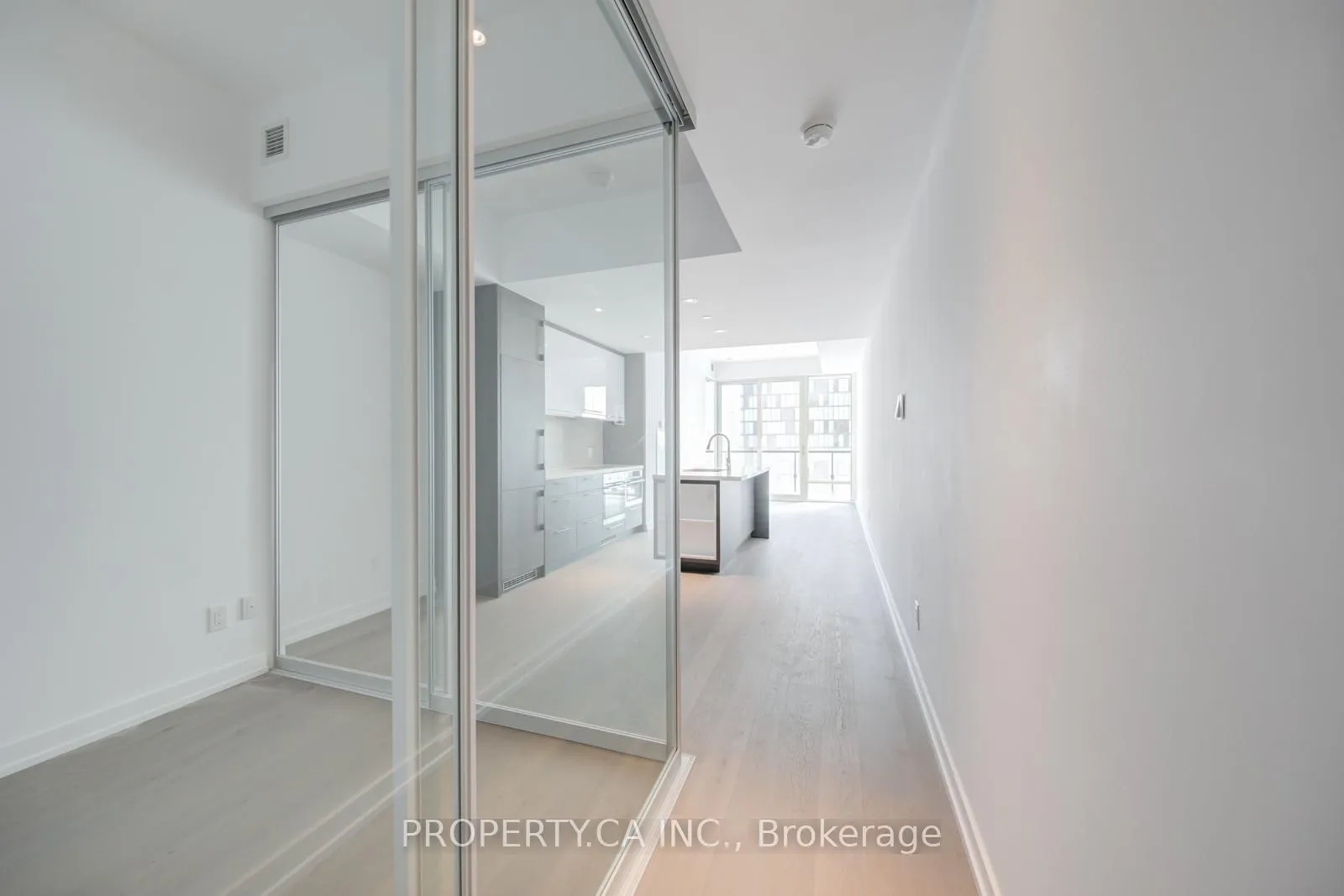 Photo 13 of Unit 2708, 488 University Avenue, Toronto, Kensington-Chinatown — HOMEH