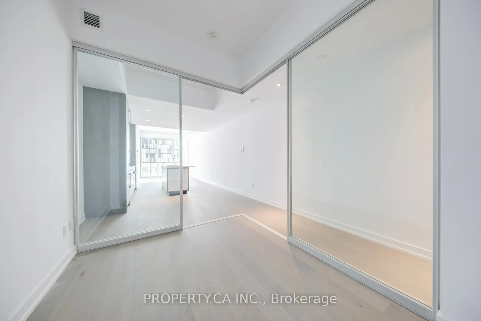 Photo 14 of Unit 2708, 488 University Avenue, Toronto, Kensington-Chinatown — HOMEH