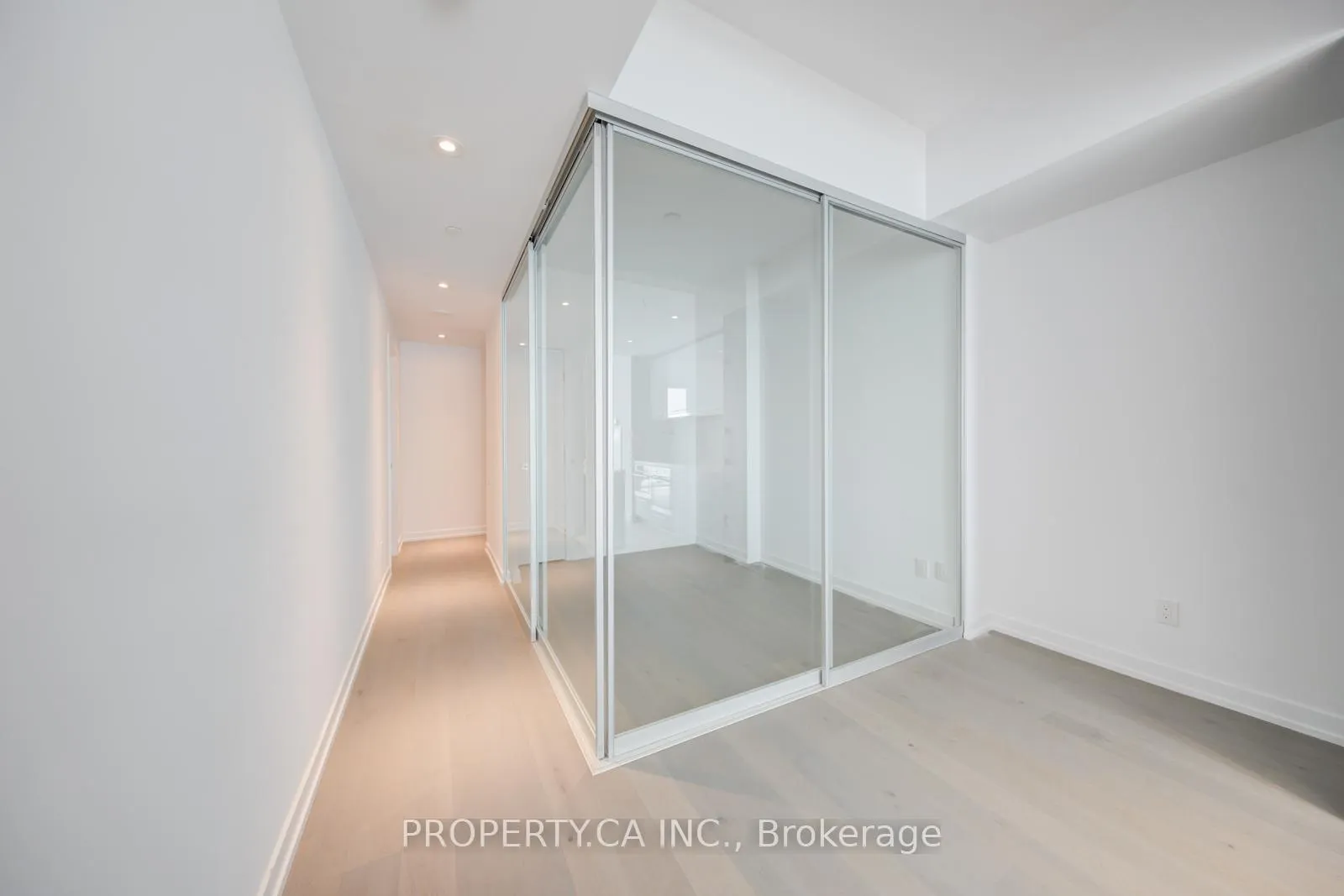 Photo 16 of Unit 2708, 488 University Avenue, Toronto, Kensington-Chinatown — HOMEH