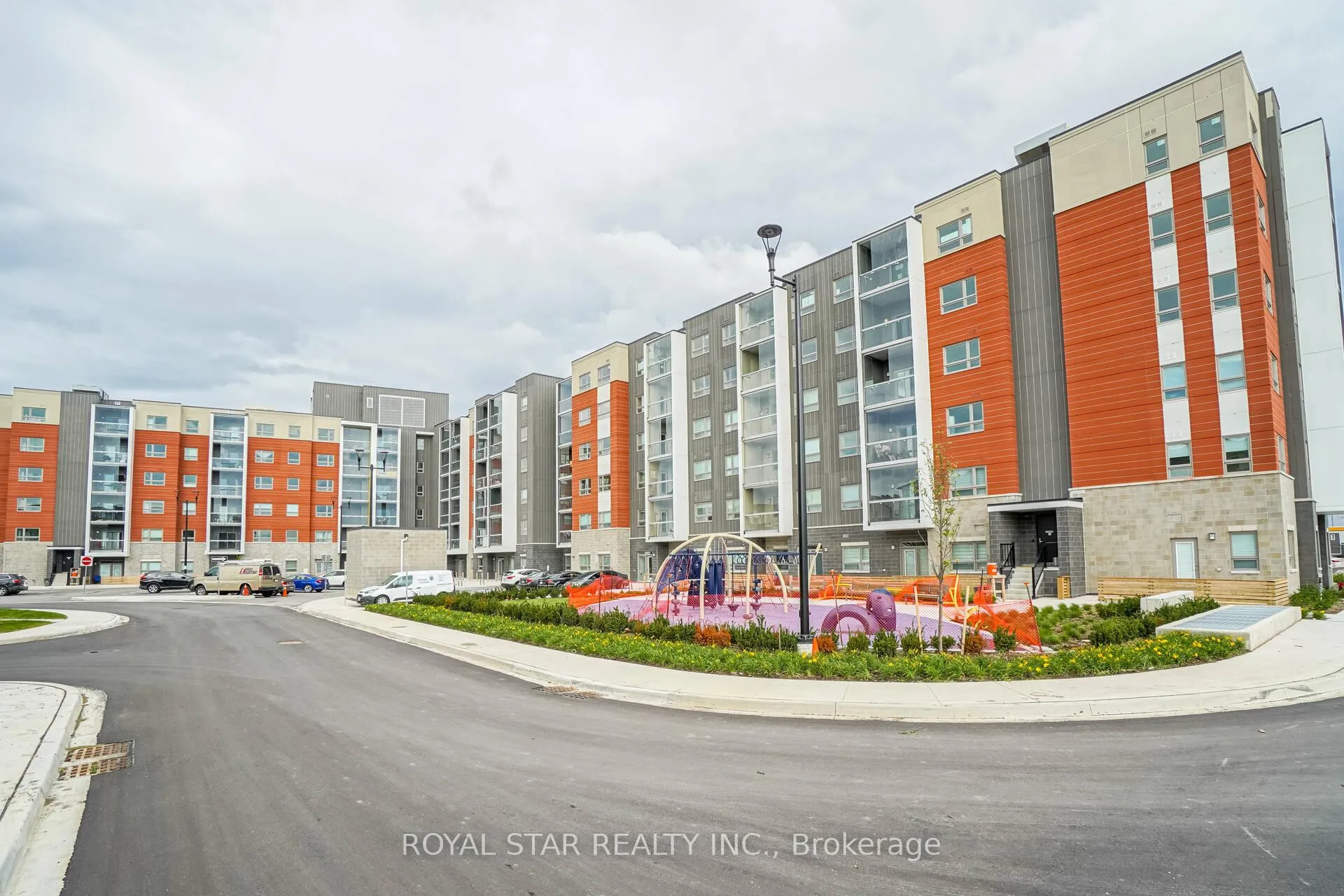 Photo 2 of Unit 511, 200 Lagerfield Drive, Brampton, Northwest Brampton — HOMEH