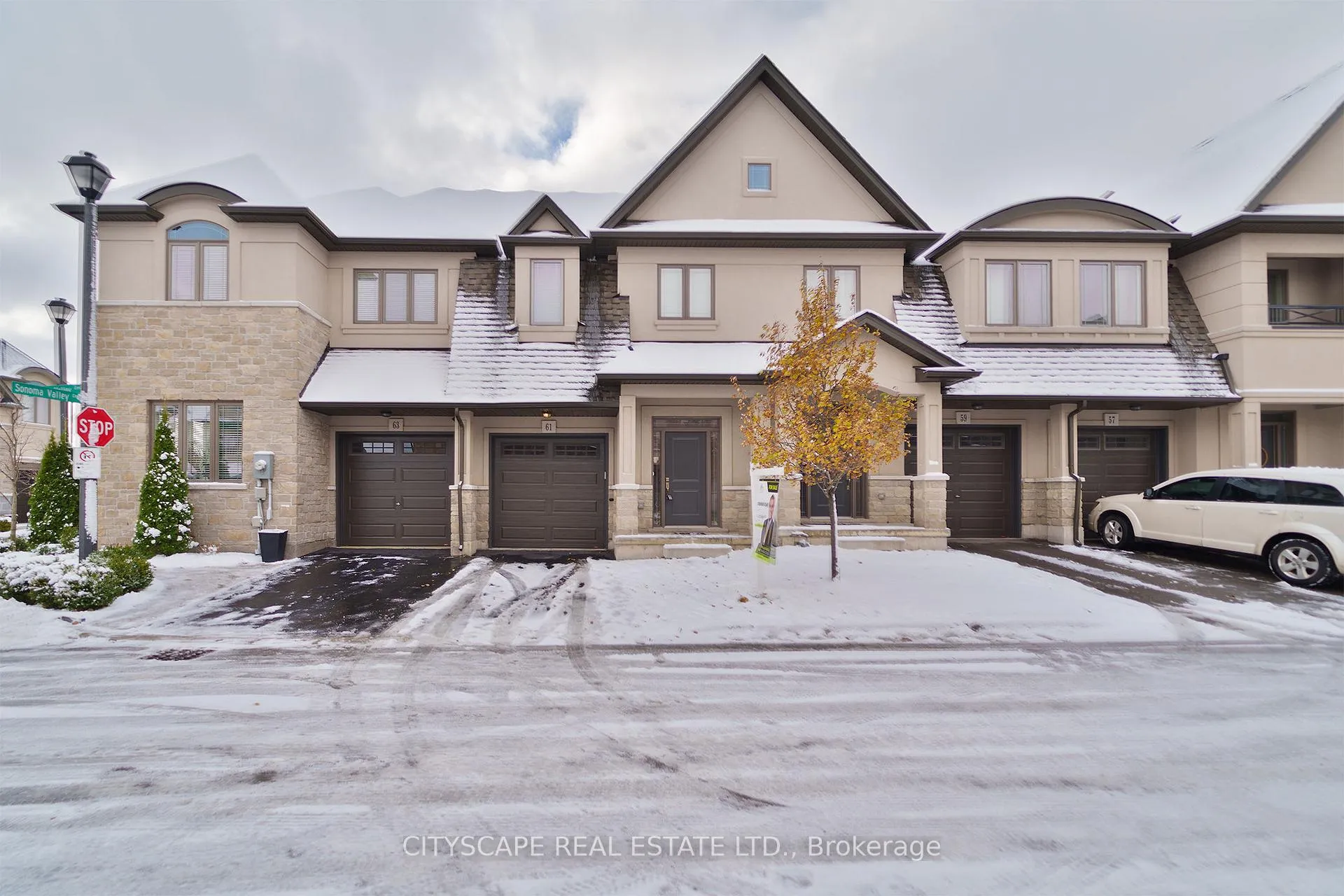 Photo 2 of 61 Sonoma Valley Crescent, Hamilton, Mewburn — HOMEH
