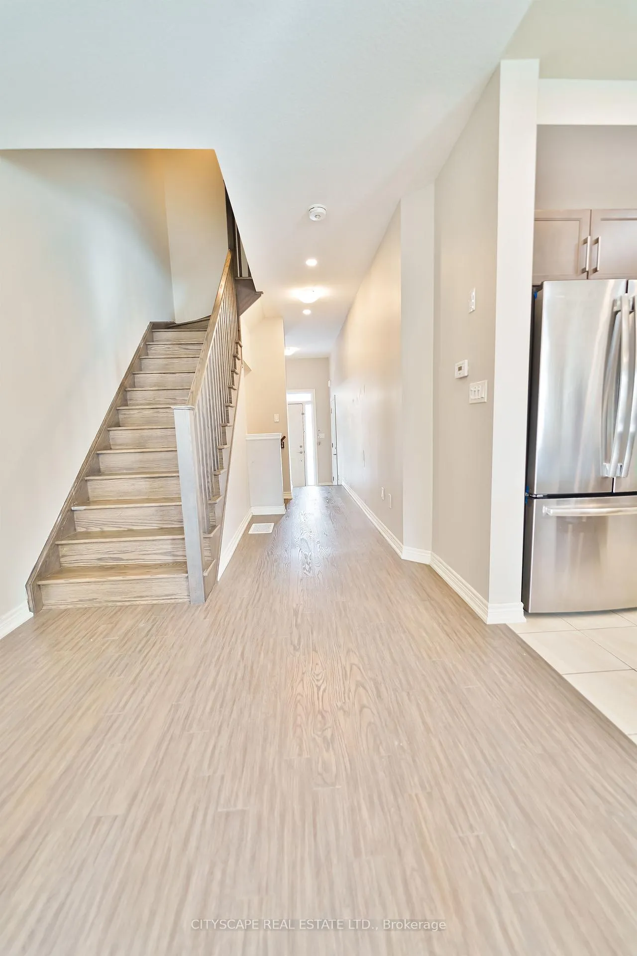 Photo 4 of 61 Sonoma Valley Crescent, Hamilton, Mewburn — HOMEH