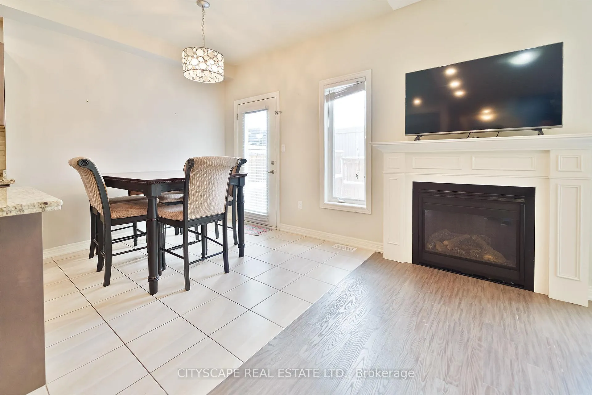 Photo 6 of 61 Sonoma Valley Crescent, Hamilton, Mewburn — HOMEH