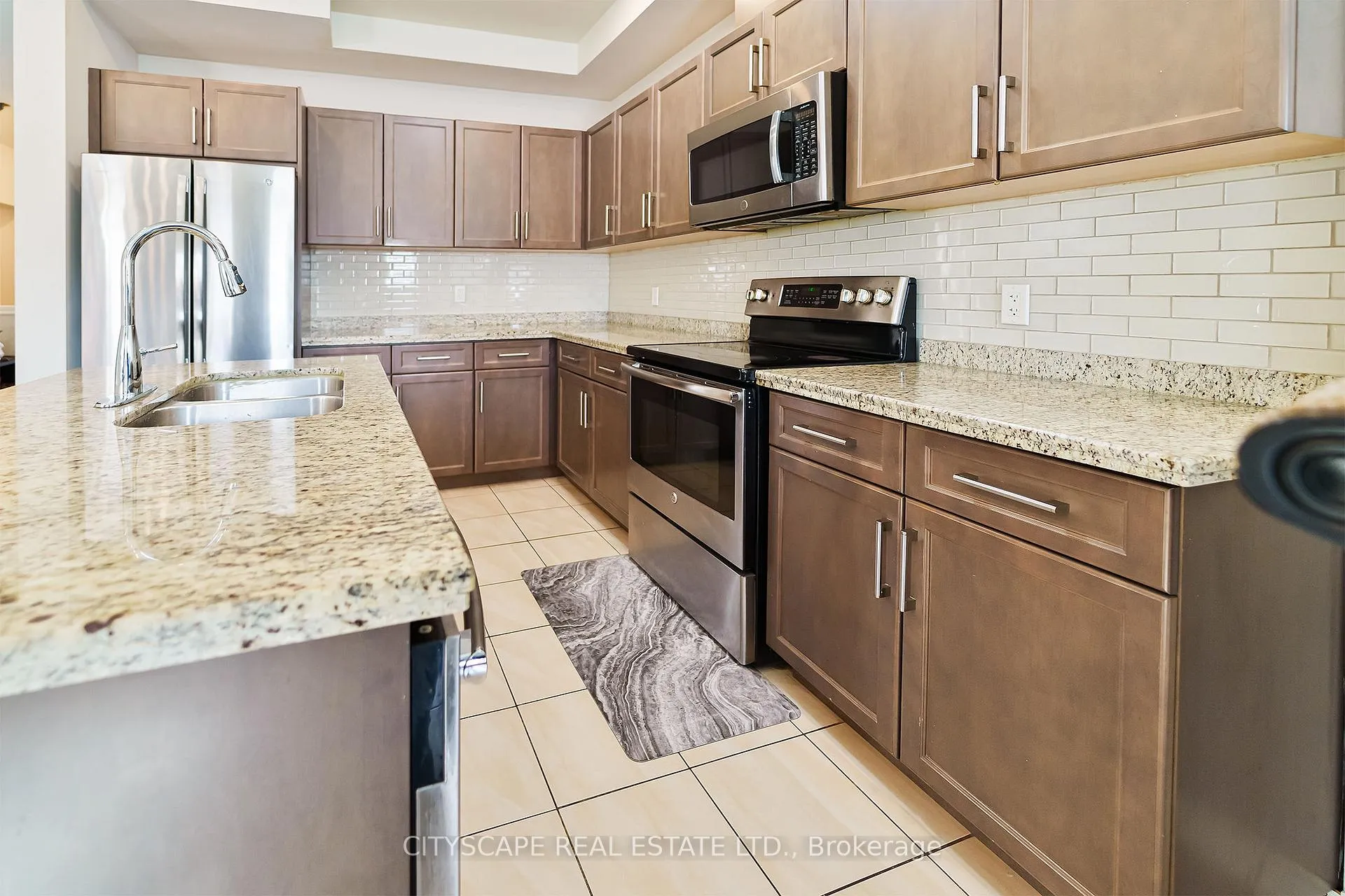 Photo 9 of 61 Sonoma Valley Crescent, Hamilton, Mewburn — HOMEH