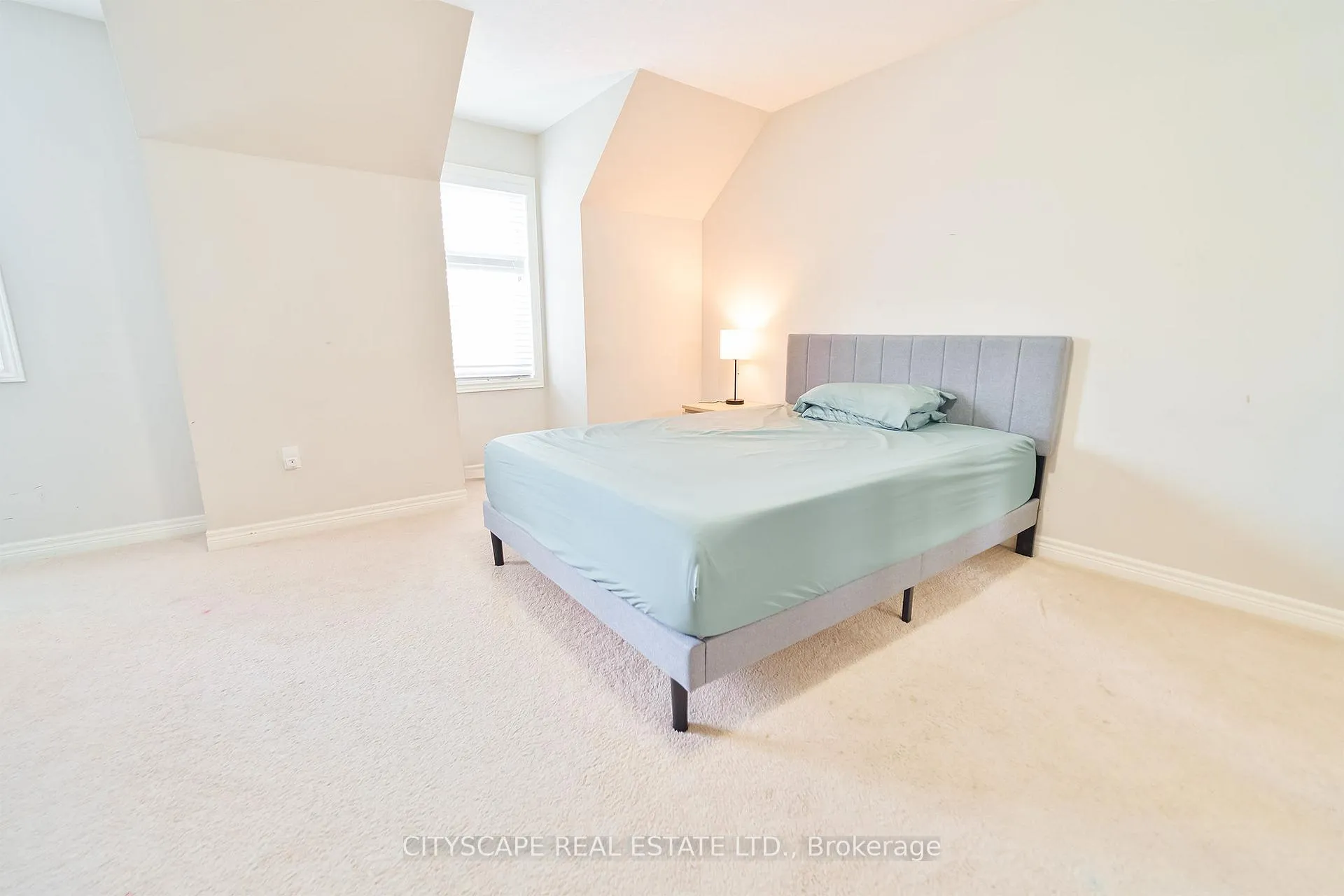 Photo 13 of 61 Sonoma Valley Crescent, Hamilton, Mewburn — HOMEH