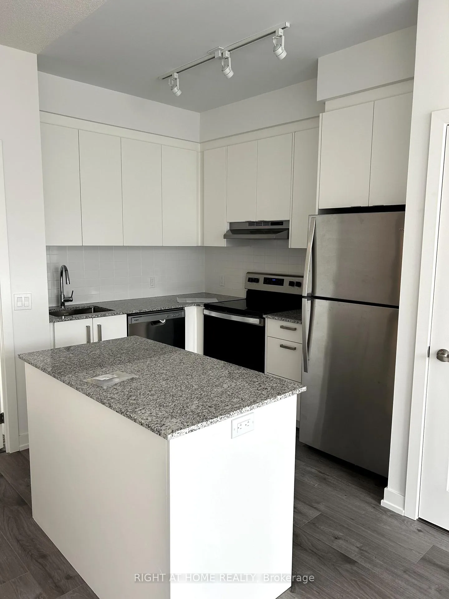 Photo 2 of Unit 219, 1010 Dundas Street E, Whitby, Pringle Creek — HOMEH