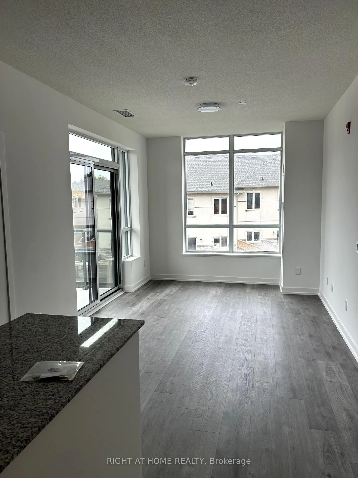 Photo 3 of Unit 219, 1010 Dundas Street E, Whitby, Pringle Creek — HOMEH