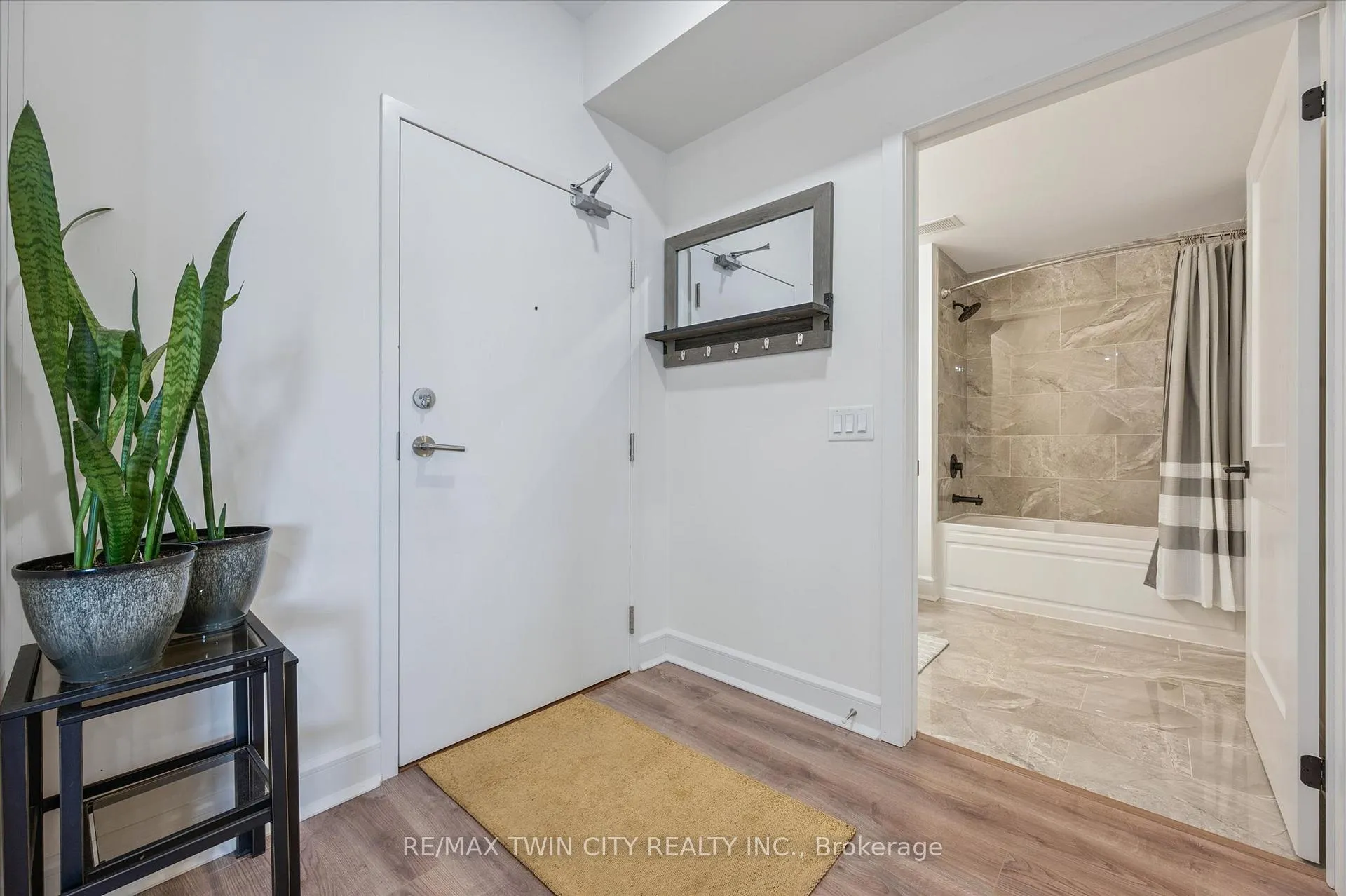 Photo 5 of Unit 609, 251 Northfield Drive E, Waterloo, Colonial Acres — HOMEH