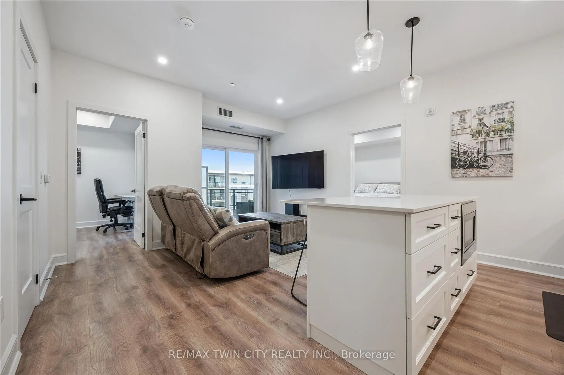 Photo 6 of Unit 609, 251 Northfield Drive E, Waterloo, Colonial Acres — HOMEH