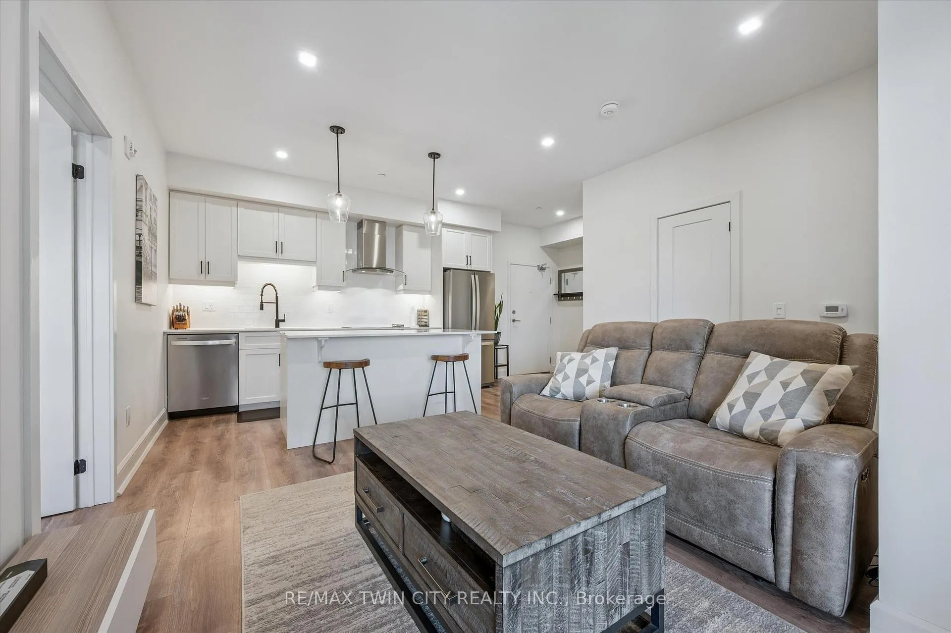 Photo 9 of Unit 609, 251 Northfield Drive E, Waterloo, Colonial Acres — HOMEH