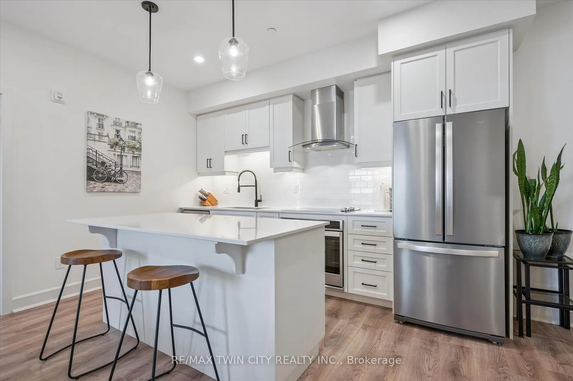 Photo 10 of Unit 609, 251 Northfield Drive E, Waterloo, Colonial Acres — HOMEH