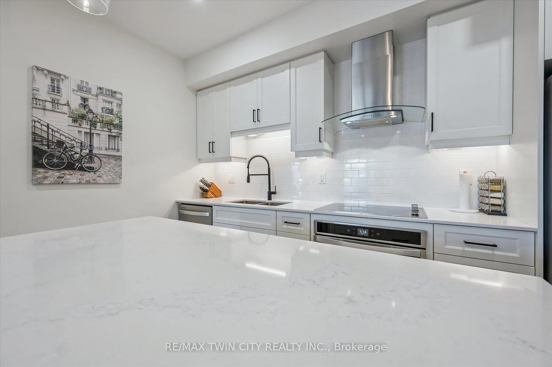 Photo 11 of Unit 609, 251 Northfield Drive E, Waterloo, Colonial Acres — HOMEH