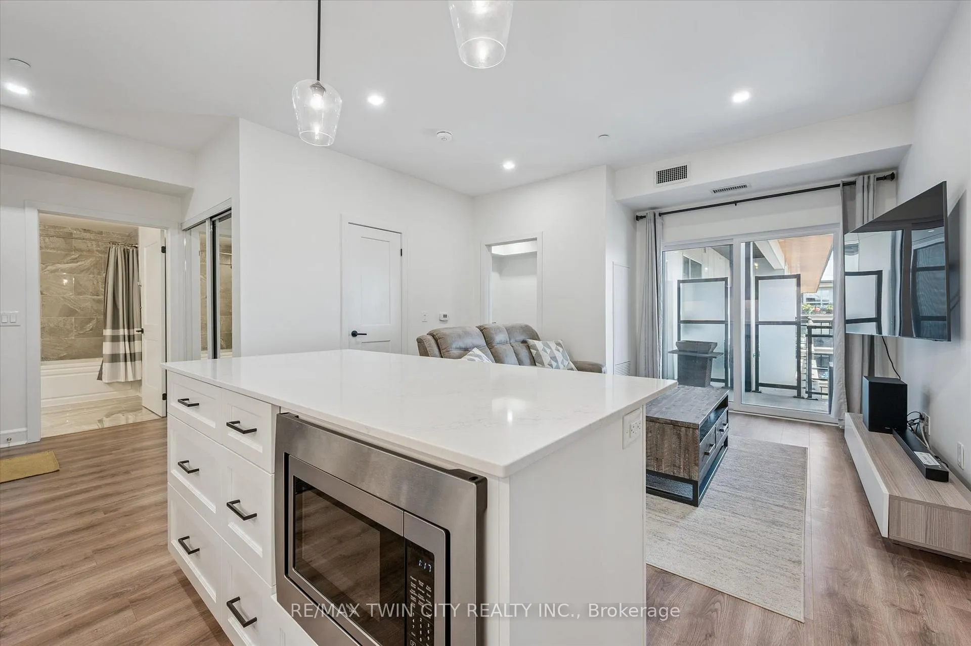 Photo 13 of Unit 609, 251 Northfield Drive E, Waterloo, Colonial Acres — HOMEH