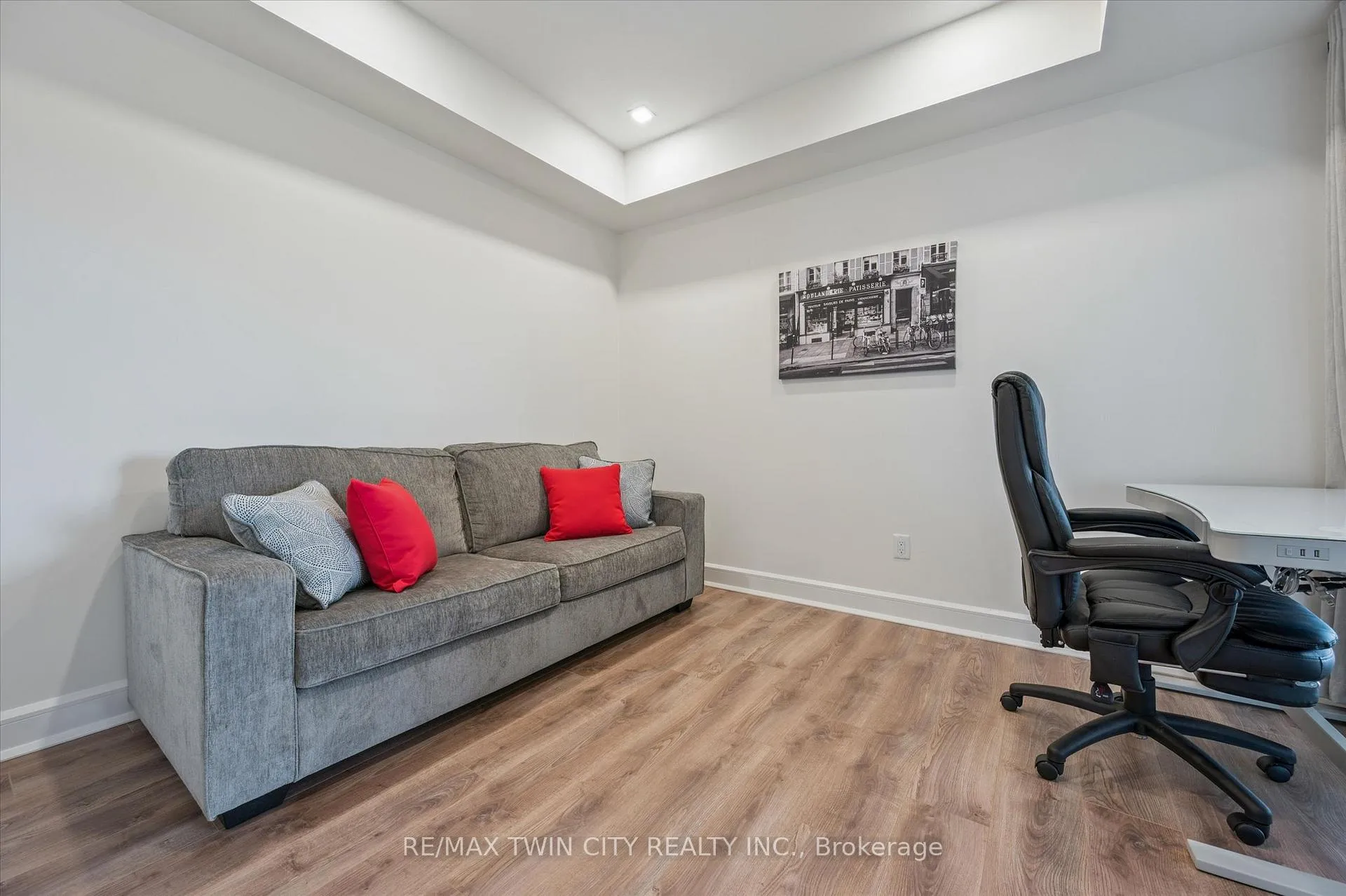 Photo 14 of Unit 609, 251 Northfield Drive E, Waterloo, Colonial Acres — HOMEH