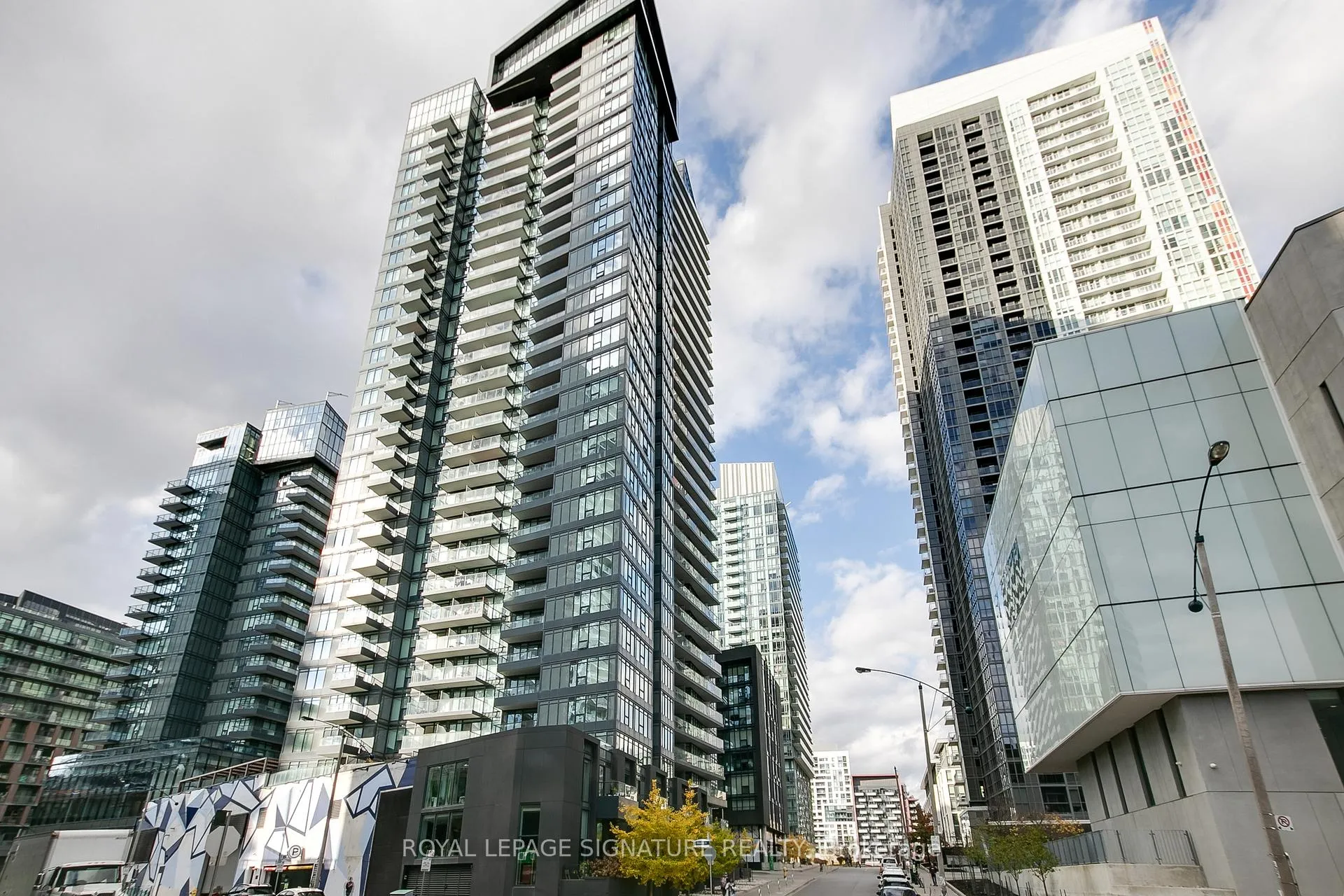 Photo 1 of Unit 807, 70 Queens Wharf Road, Toronto, Waterfront Communities — HOMEH