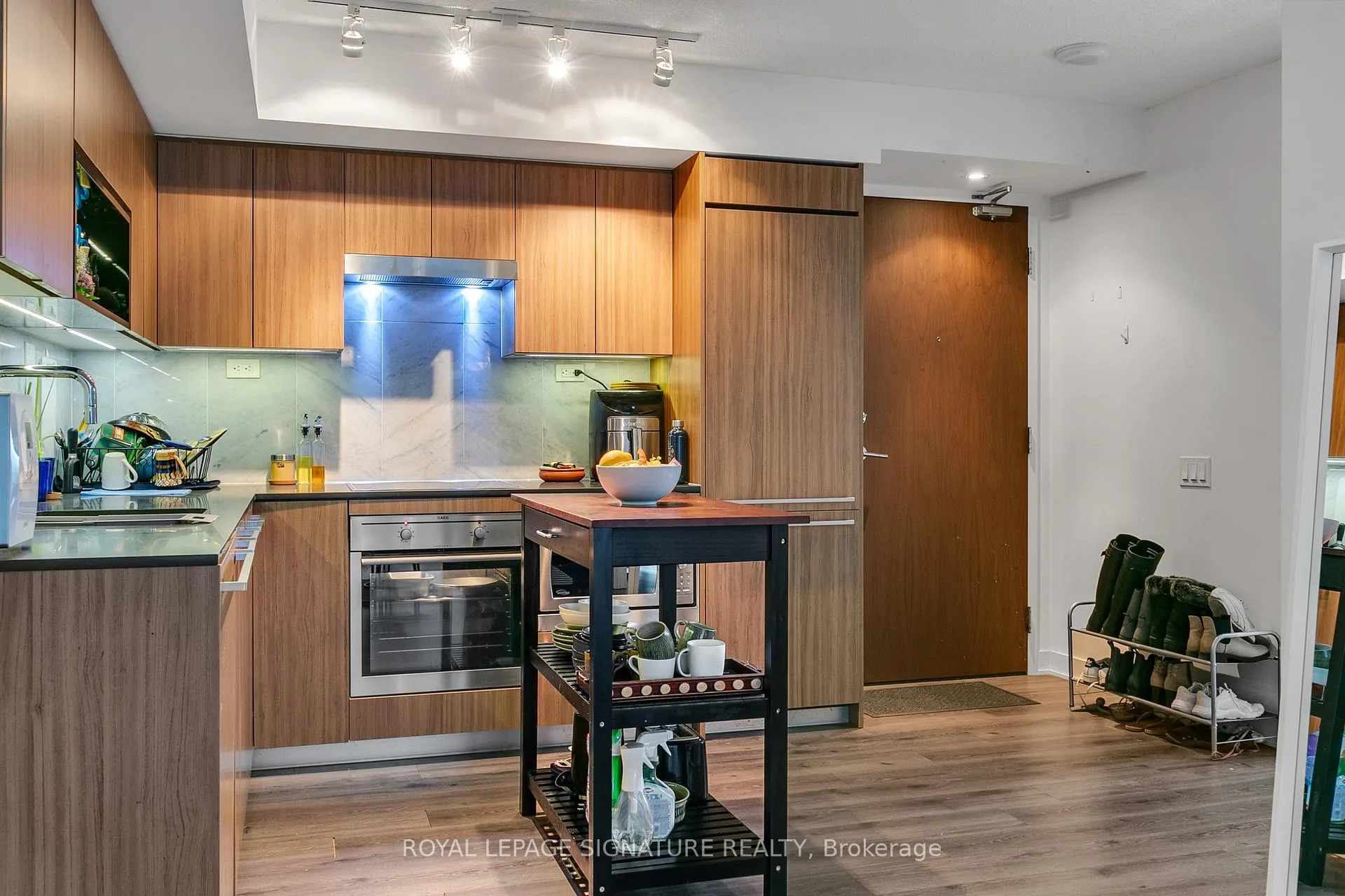 Photo 13 of Unit 807, 70 Queens Wharf Road, Toronto, Waterfront Communities — HOMEH