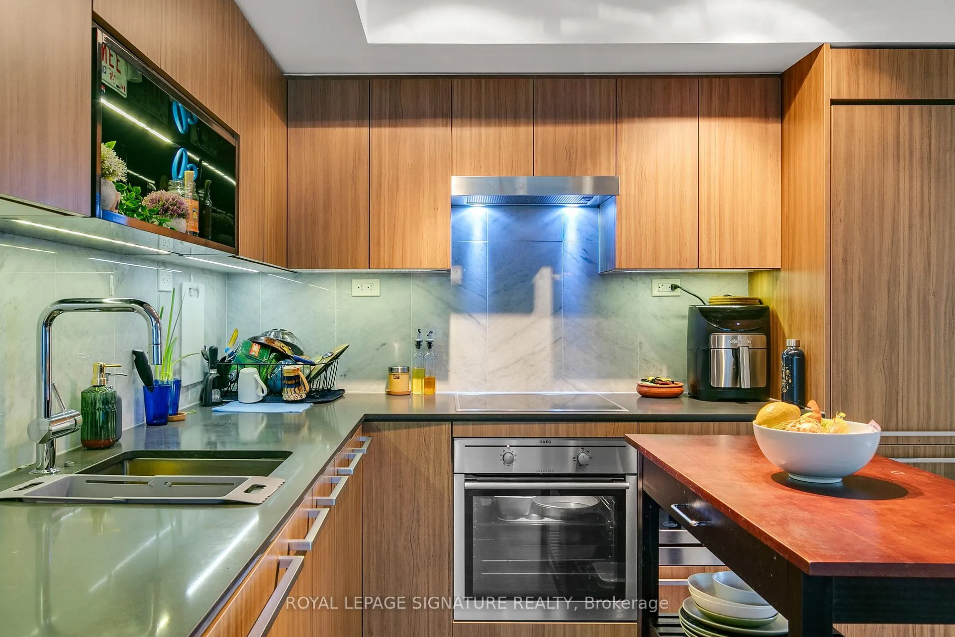 Photo 14 of Unit 807, 70 Queens Wharf Road, Toronto, Waterfront Communities — HOMEH